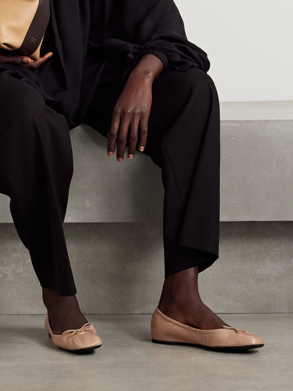 Valentino Vlogo Bow-embellished Crinkled Patent-leather Ballet Flats In Neutrals