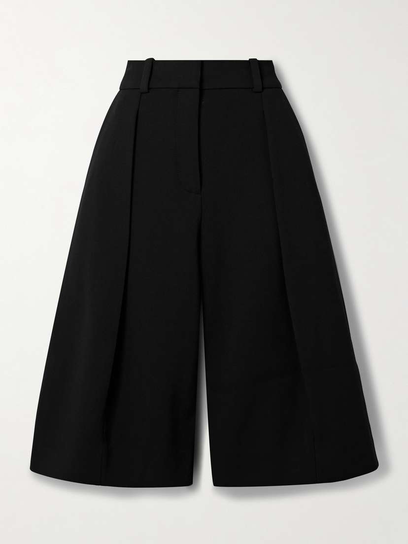 Jacquemus Amalfi Pleated Crepe Shorts