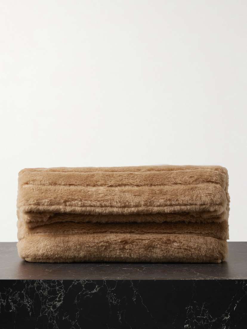 Gabriela Hearst Phoebe Wool, Silk And Cashmere-blend Clutch