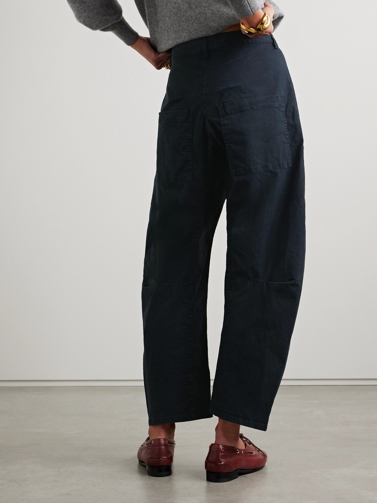 Shop Nili Lotan Shon Cotton-blend Twill Tapered Pants In Blue