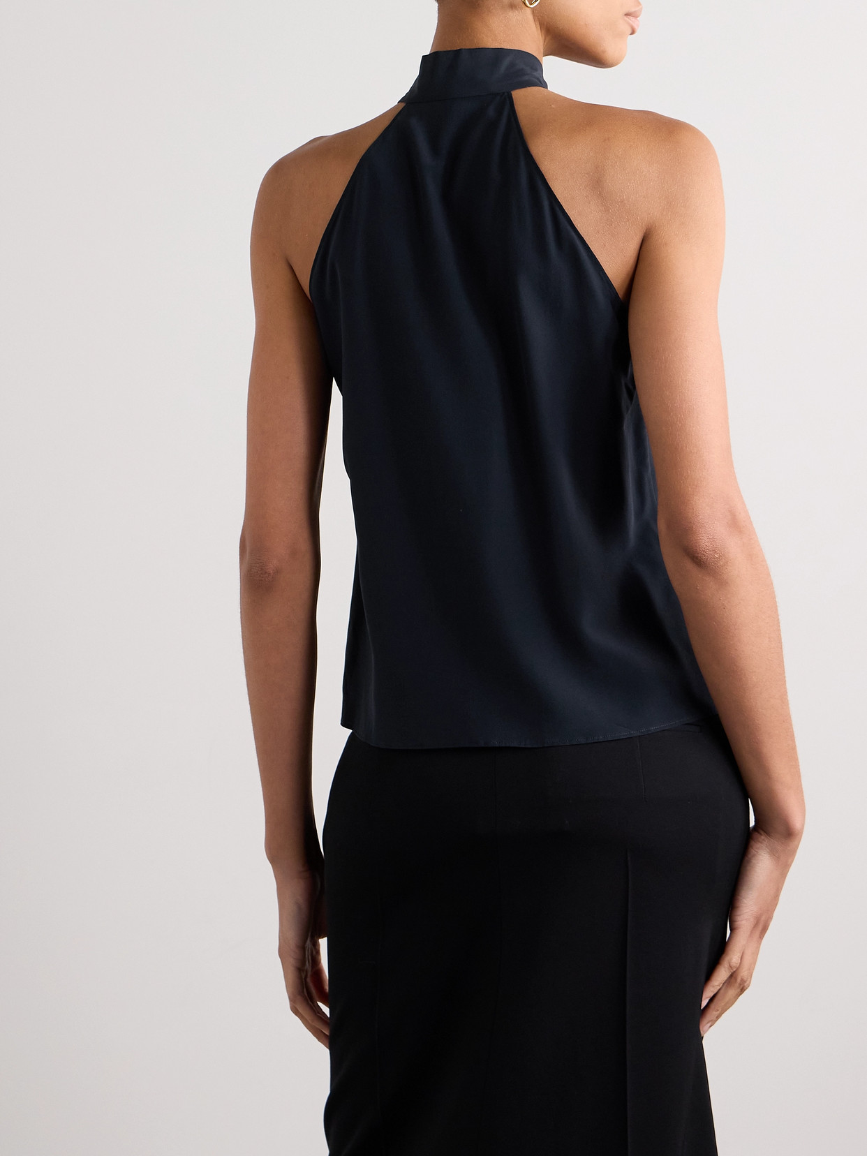 Nili Lotan Zelie Pussy-bow Silk Crepe De Chine Tank In Blue