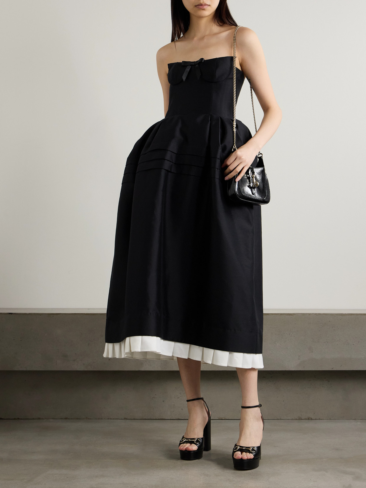 SHUSHU-TONG STRAPLESS BOW-DETAILED WOOL AND SILK-BLEND MIDI DRESS