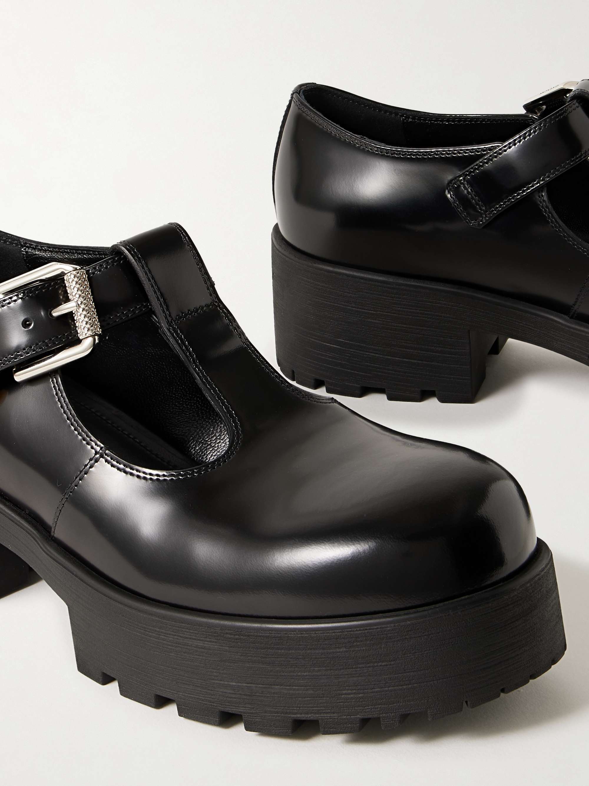 GIVENCHY 