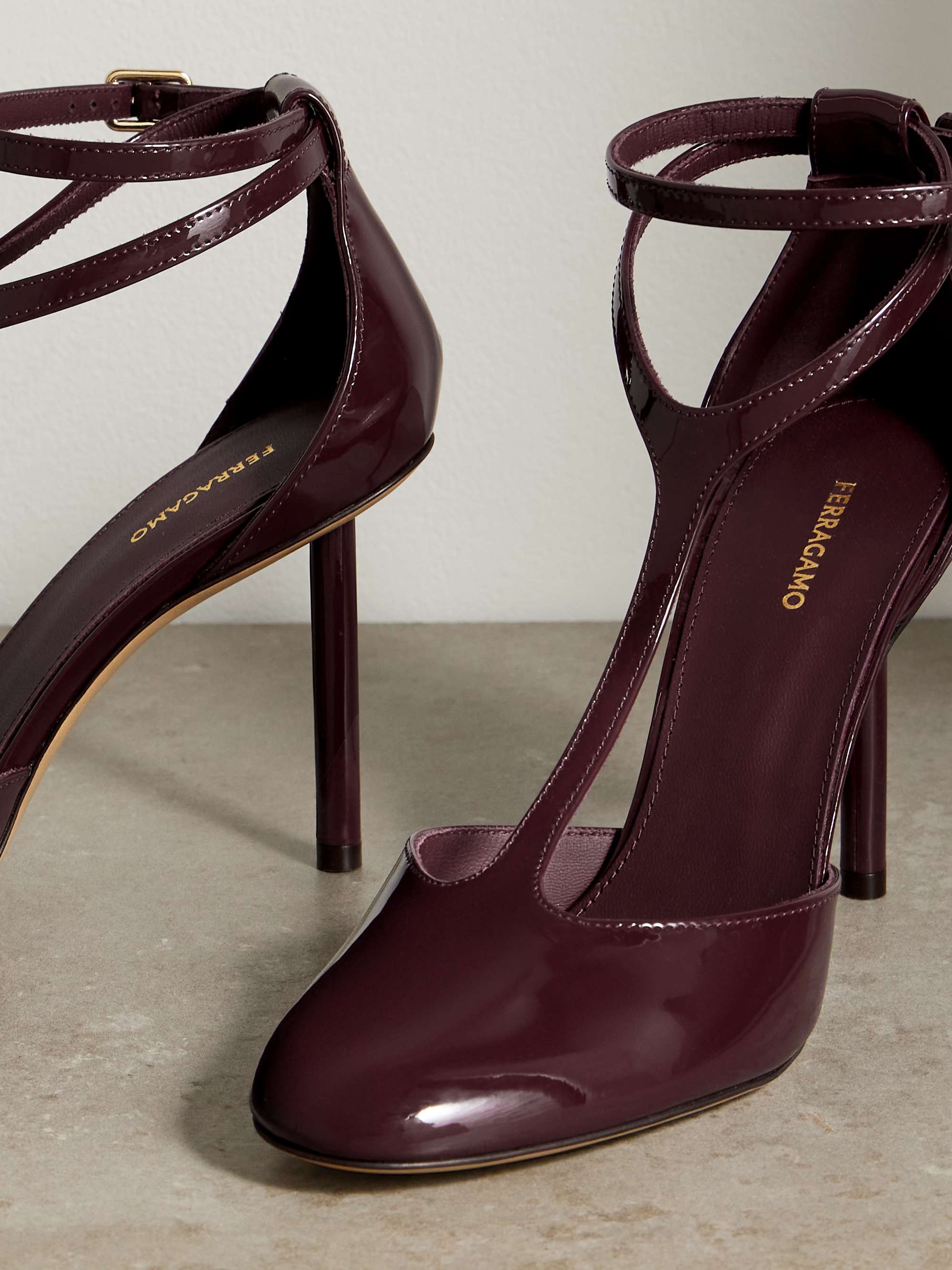 FERRAGAMO 