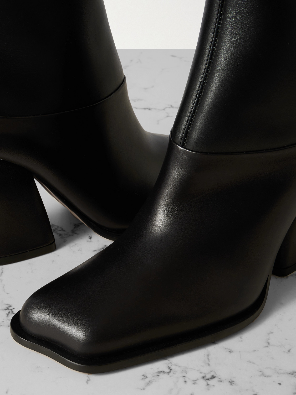 Loewe Onda Two-tone Leather Ankle Boots In Black