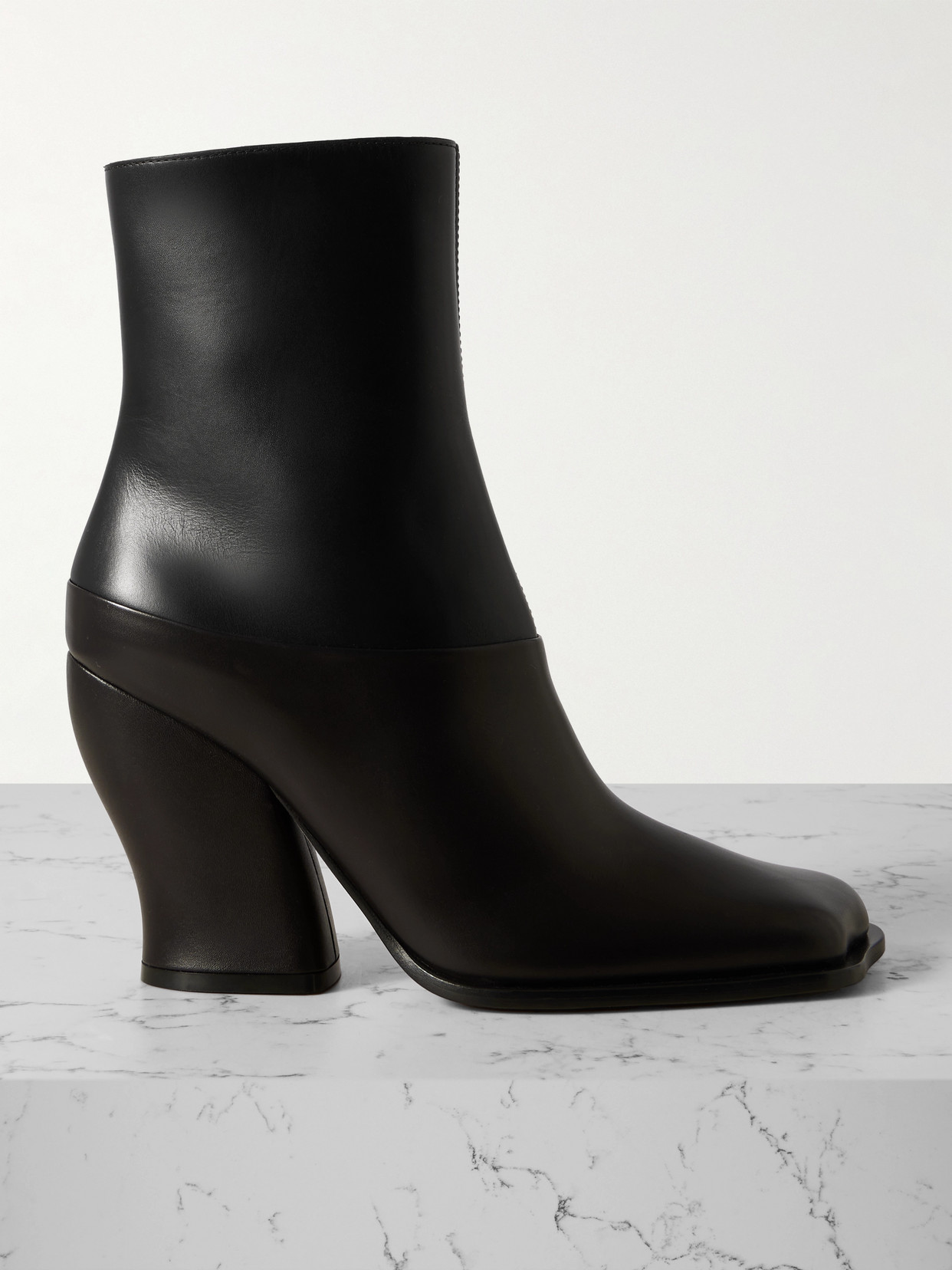 Loewe Onda Two-tone Leather Ankle Boots In Black