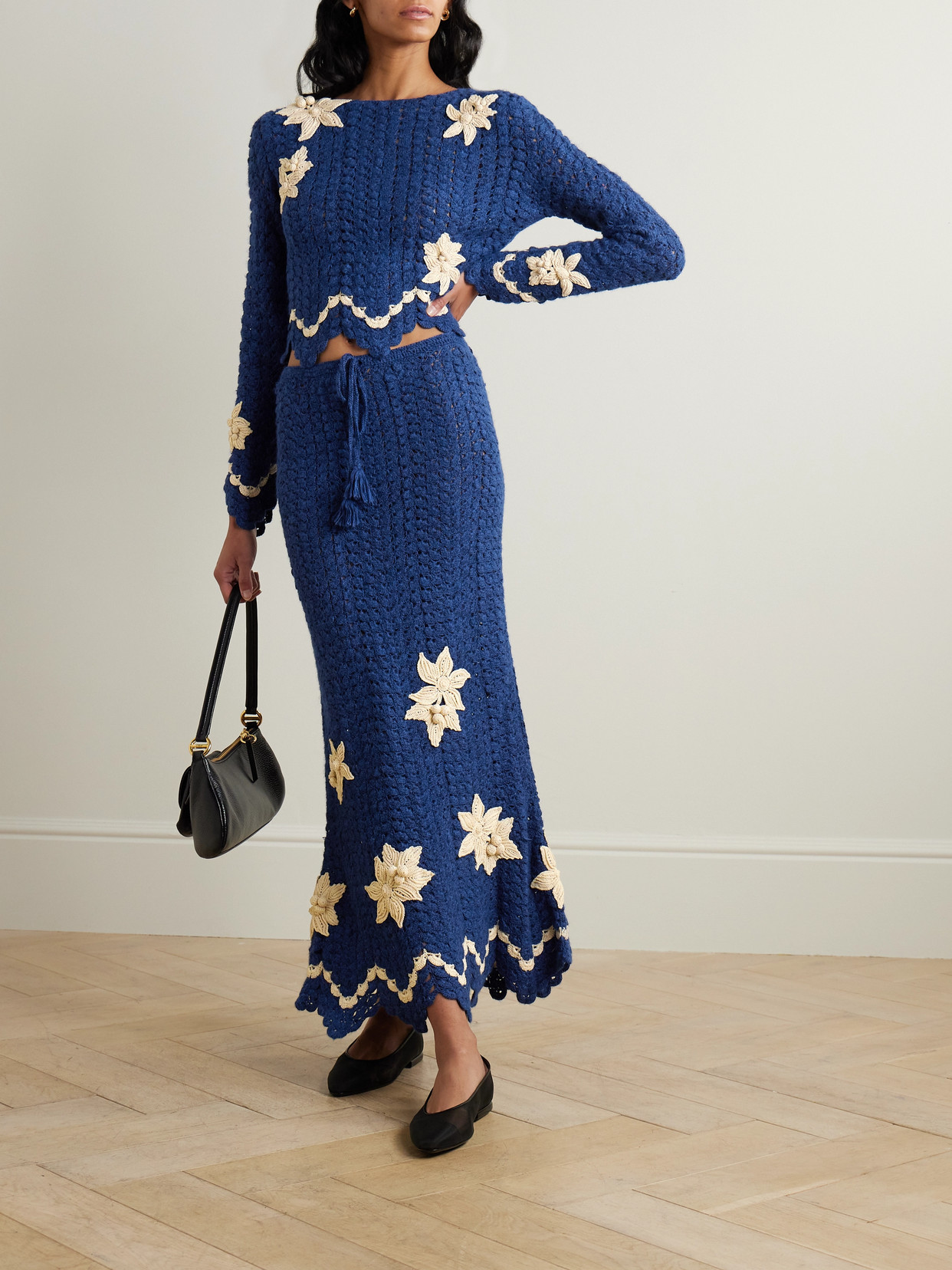 Agua By Agua Bendita + Escvdo Muhu Cropped Crocheted Alpaca Top In Blue