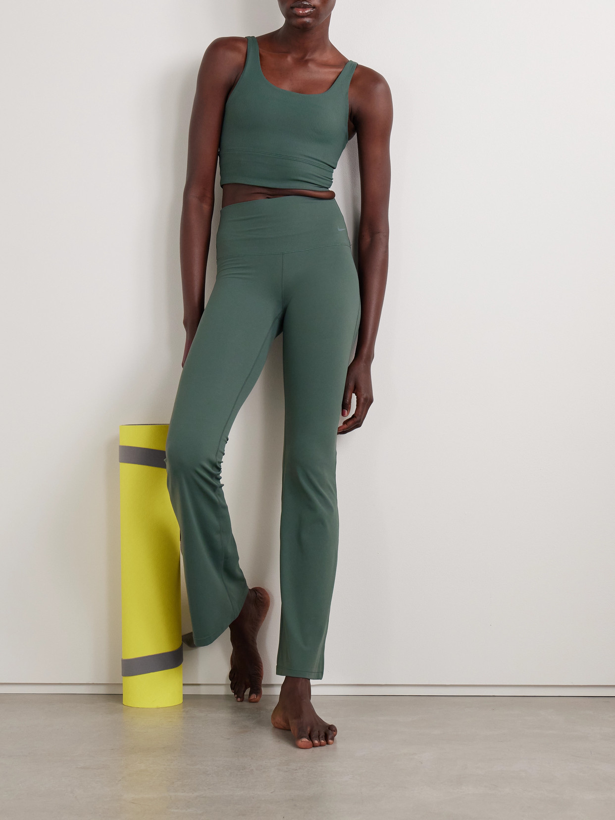 Nike Zenvy Stretch-jersey Flared Leggings In Green