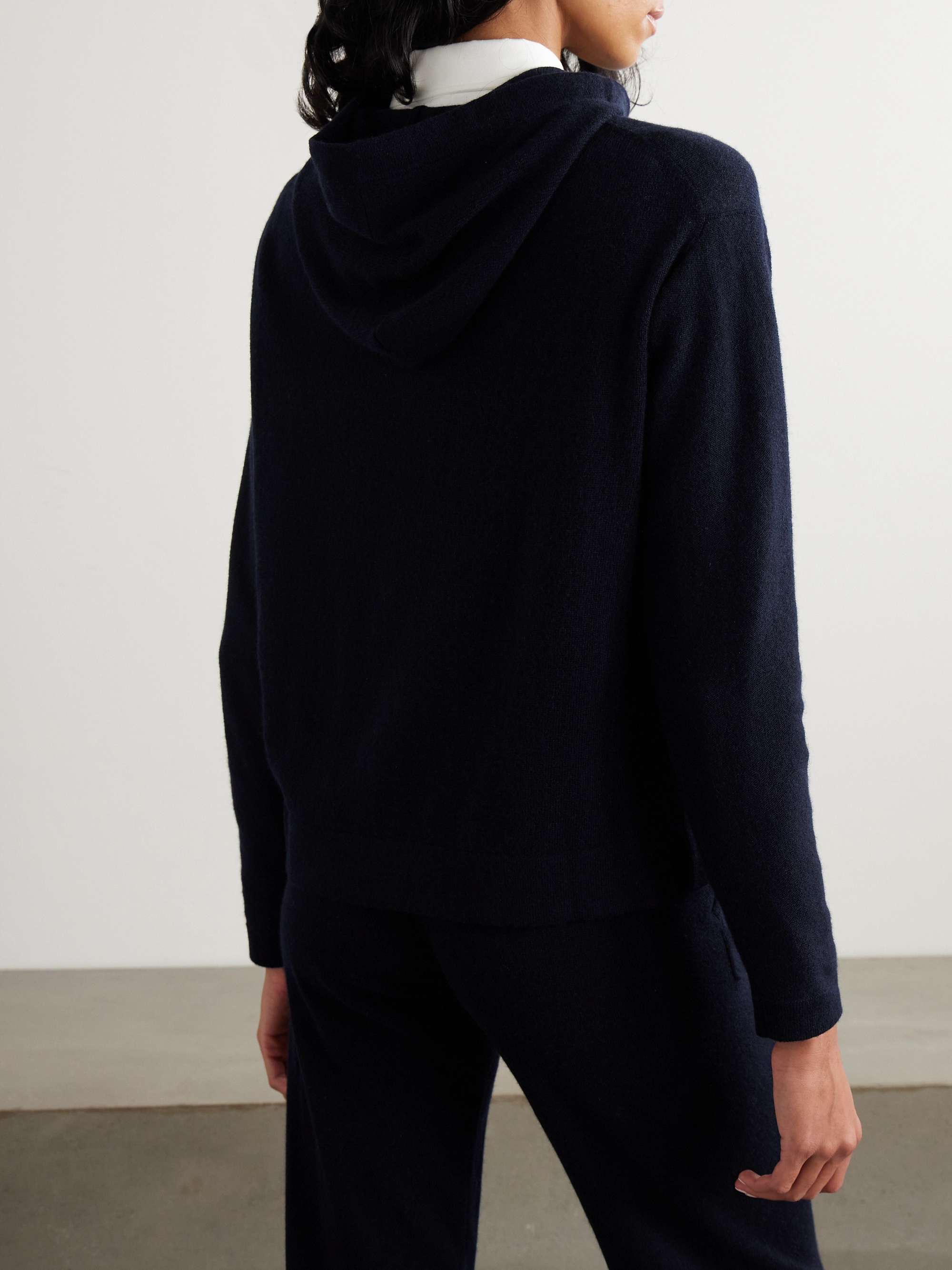 ALLUDE 