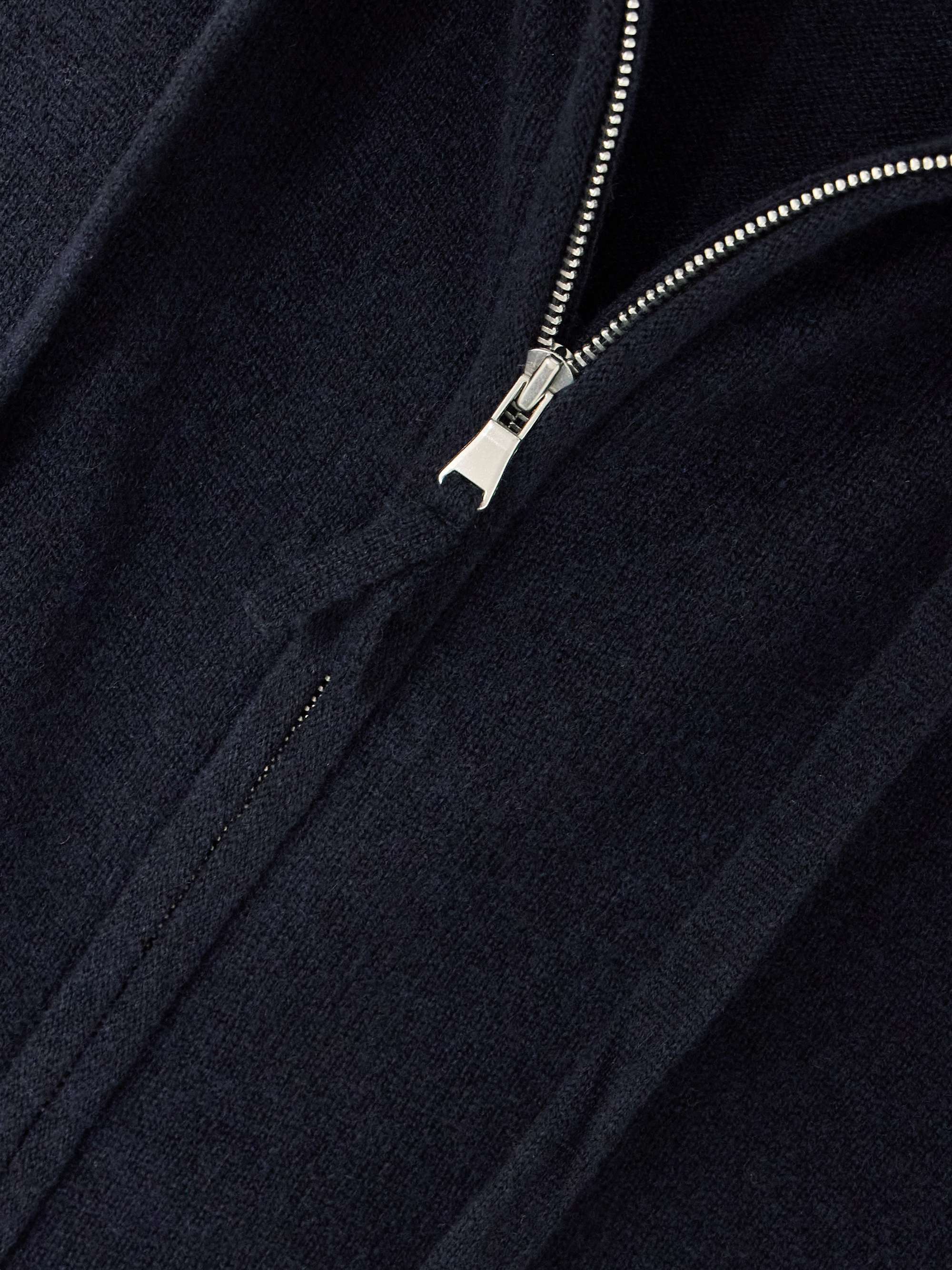 ALLUDE 