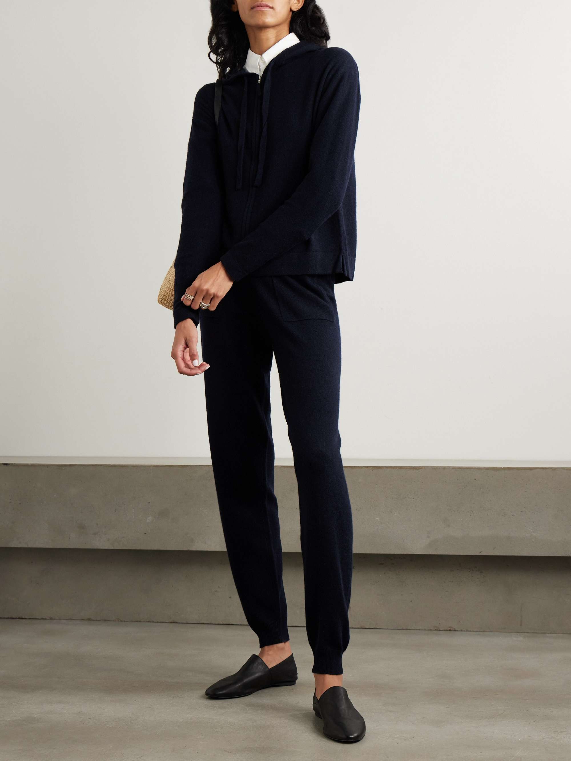 ALLUDE 