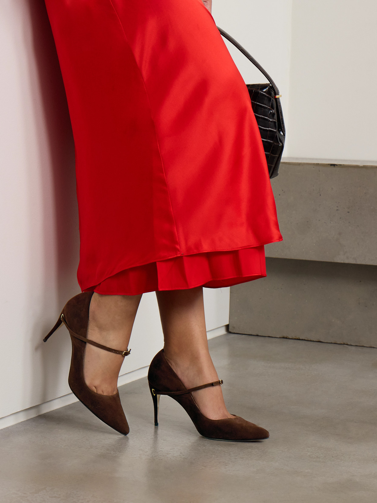 Jennifer Chamandi Lorenzo 85 Suede Pumps In Brown