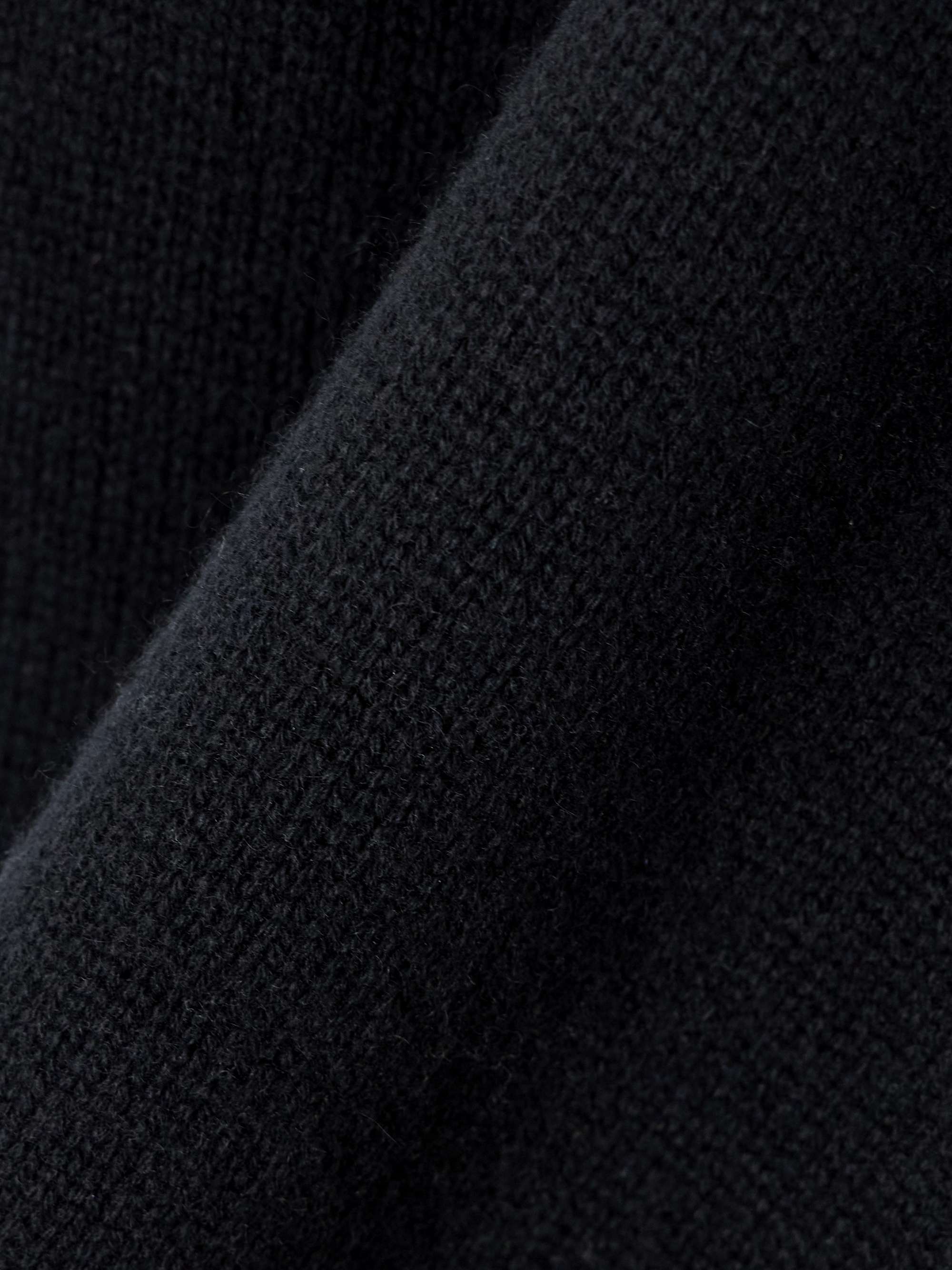 ALLUDE 