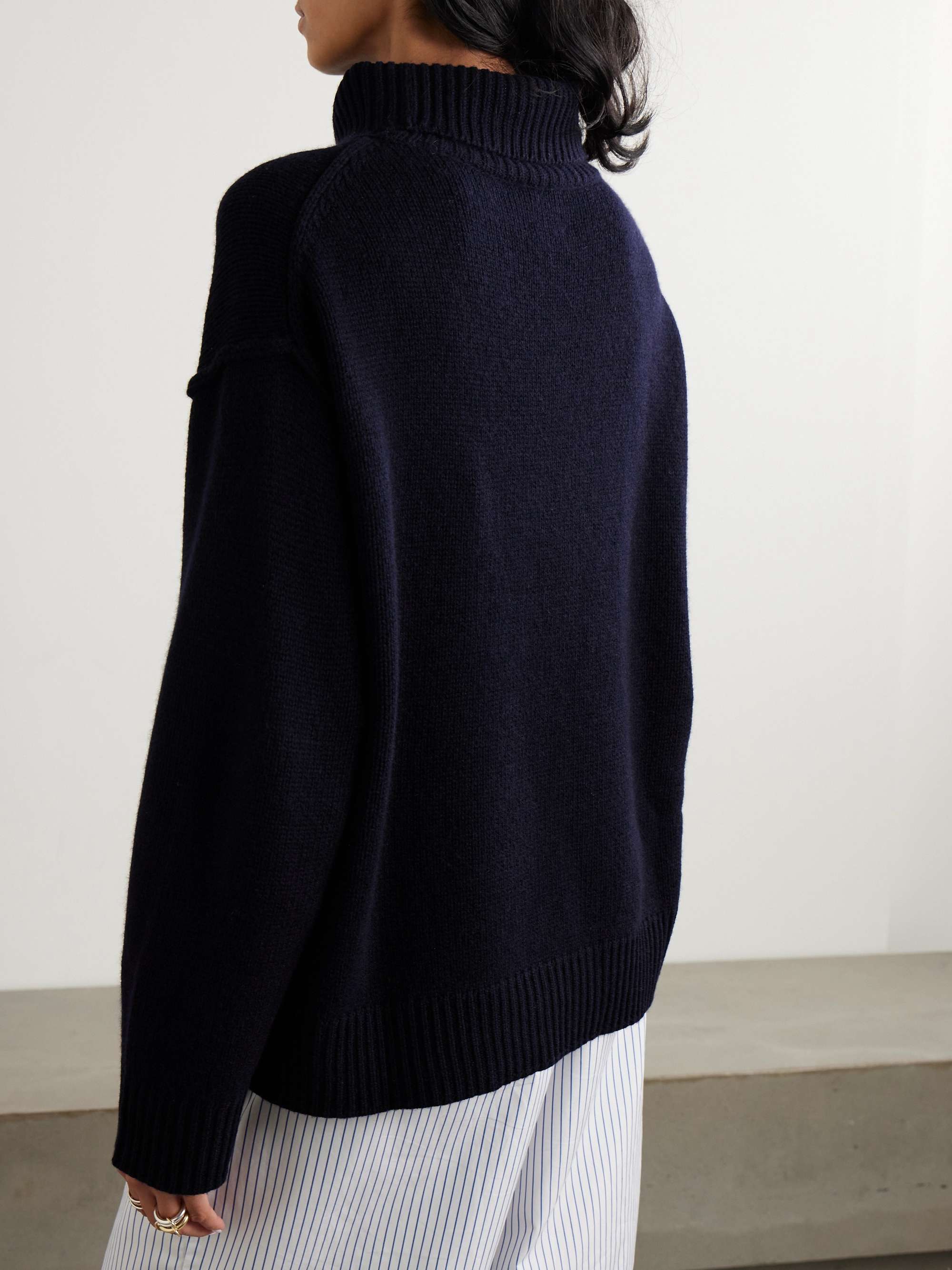 ALLUDE 