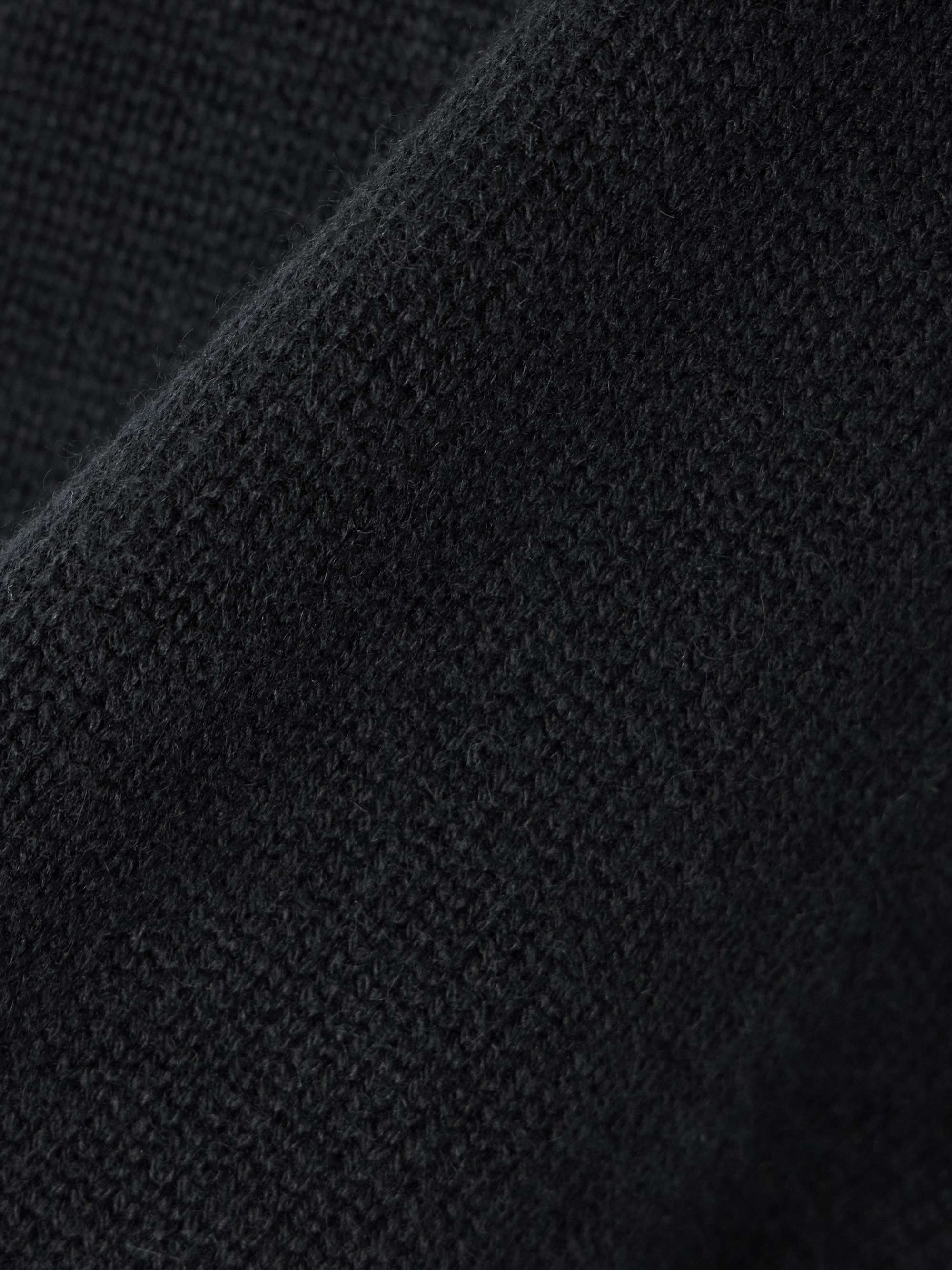 ALLUDE 