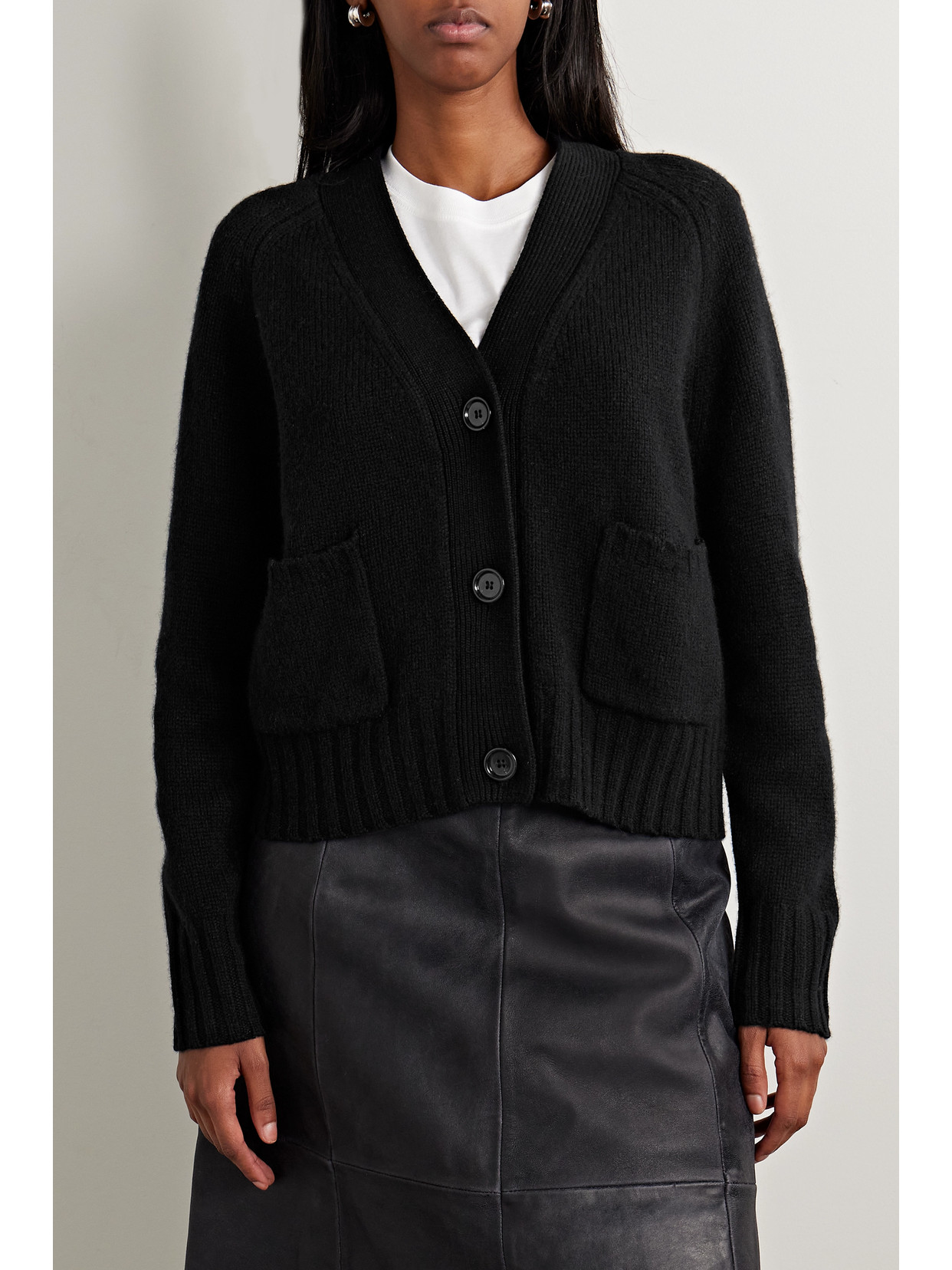 Allude Buttoned Pocket Cardigan In Black