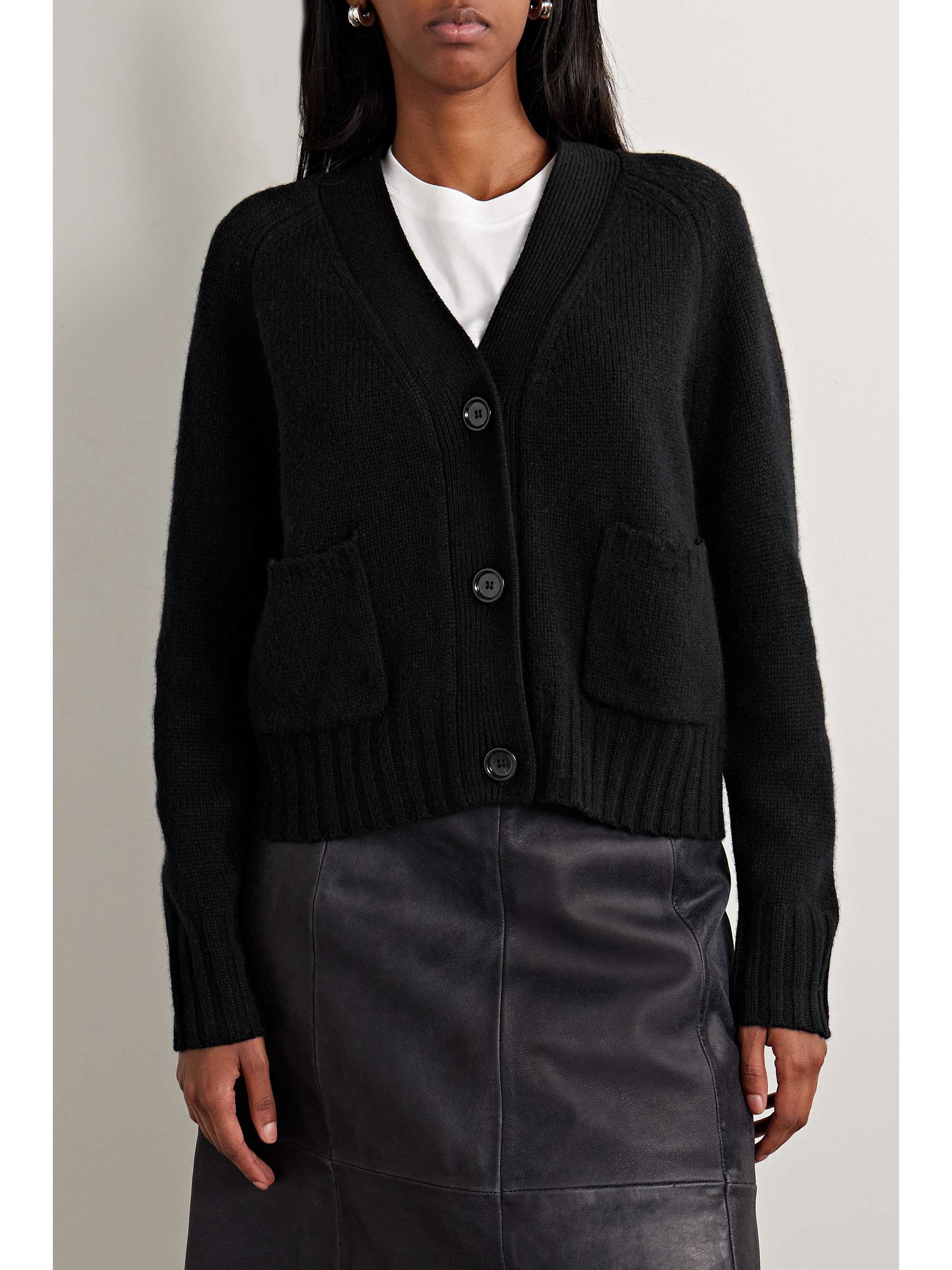 ALLUDE 