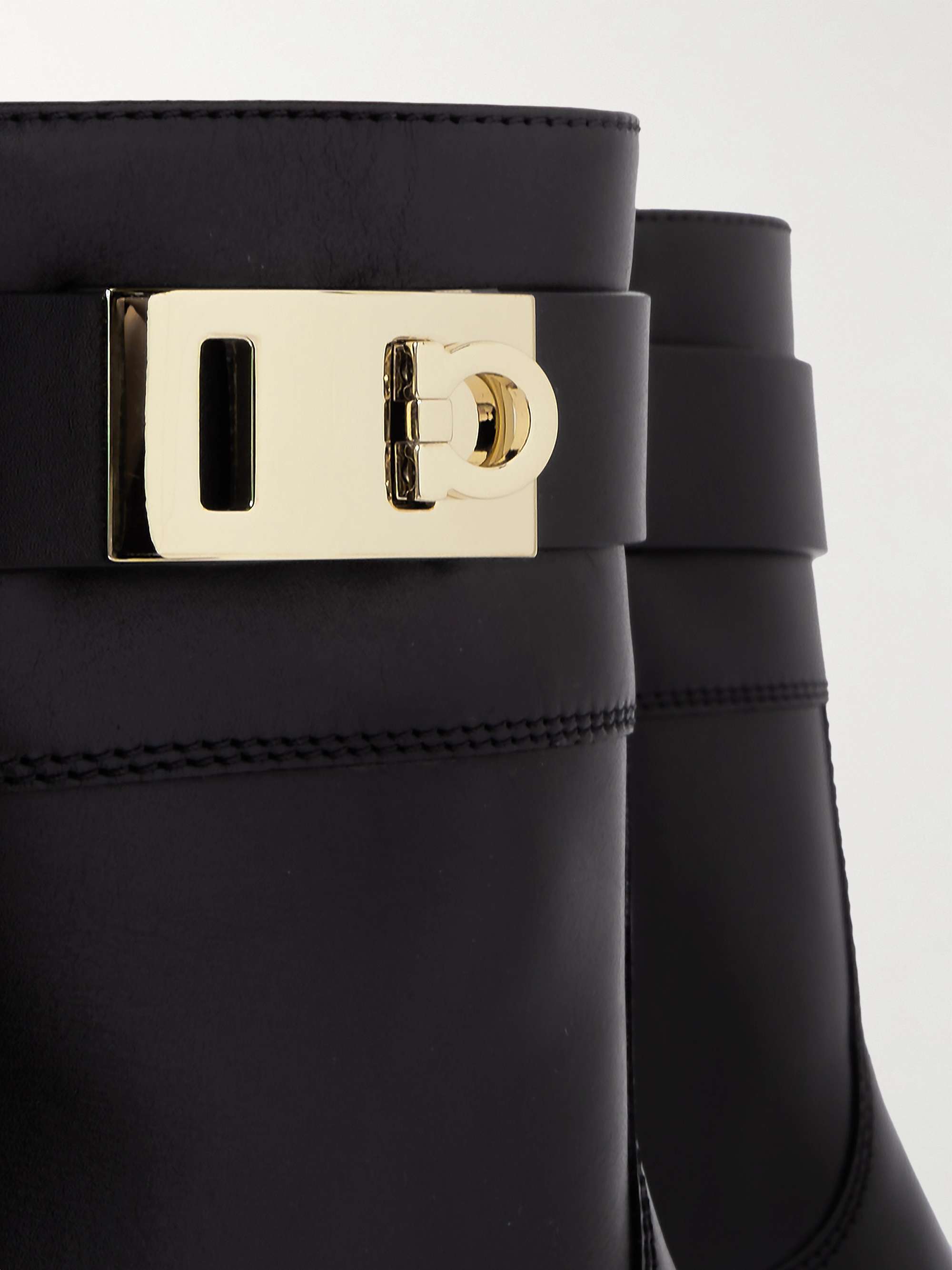 FERRAGAMO 