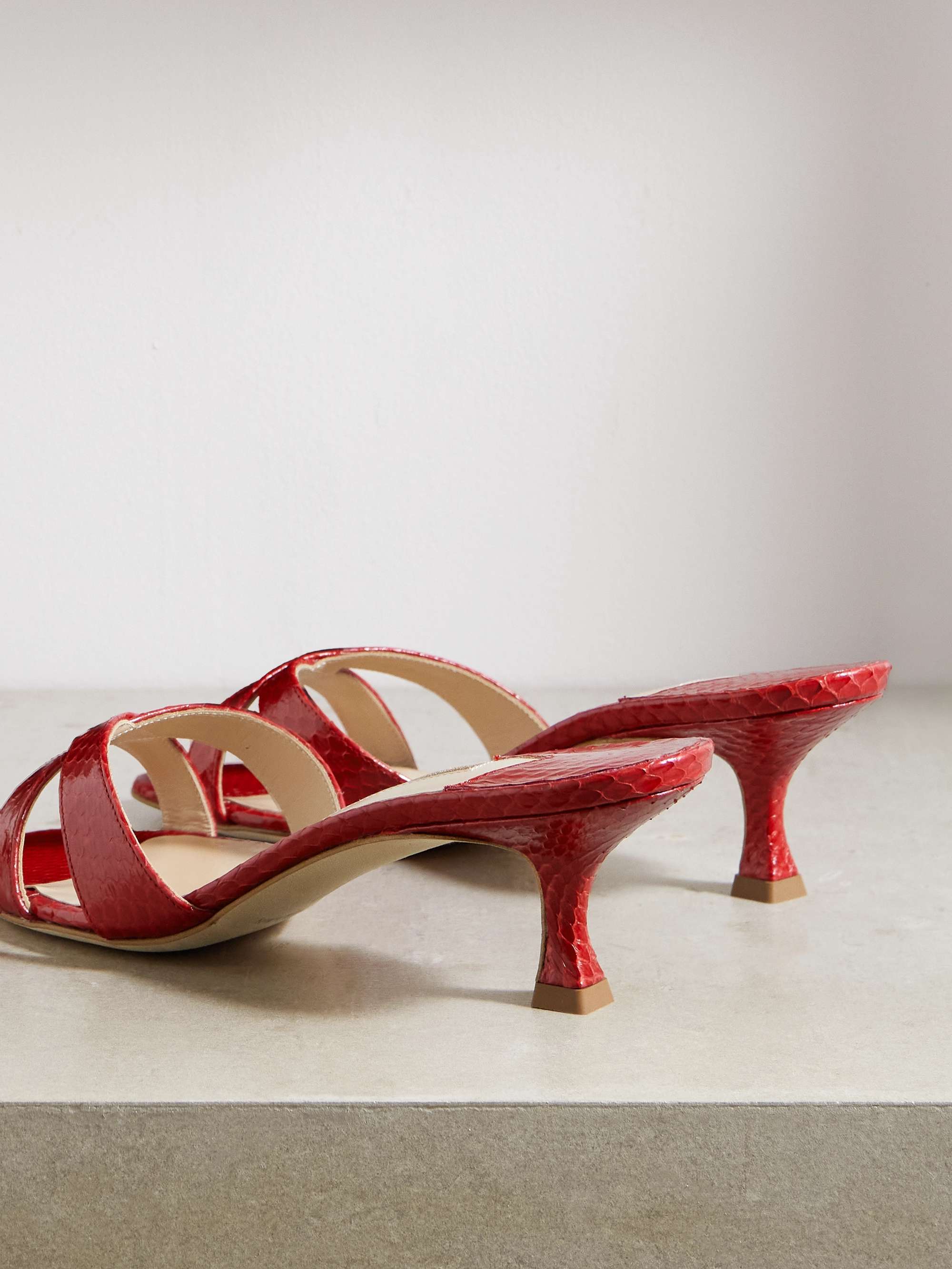 MANOLO BLAHNIK 