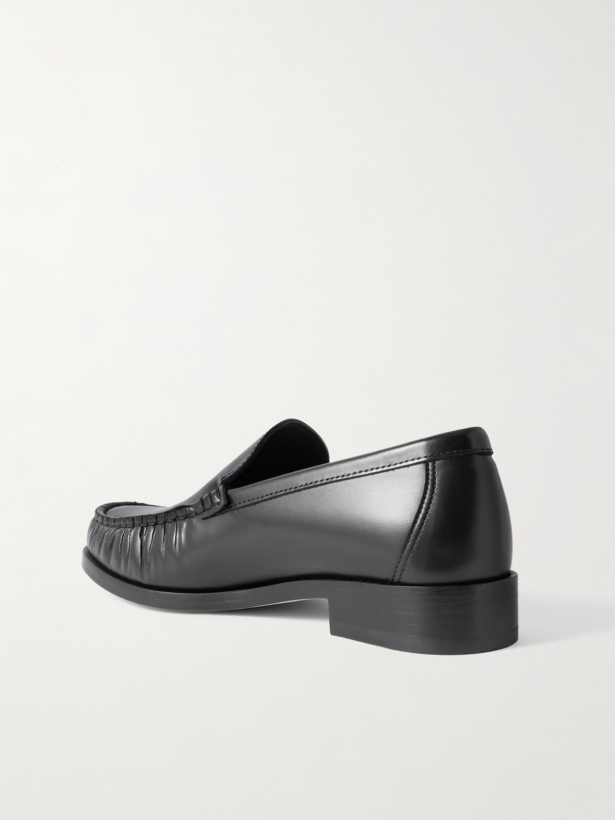 Legres Black Ruched Loafers In Black