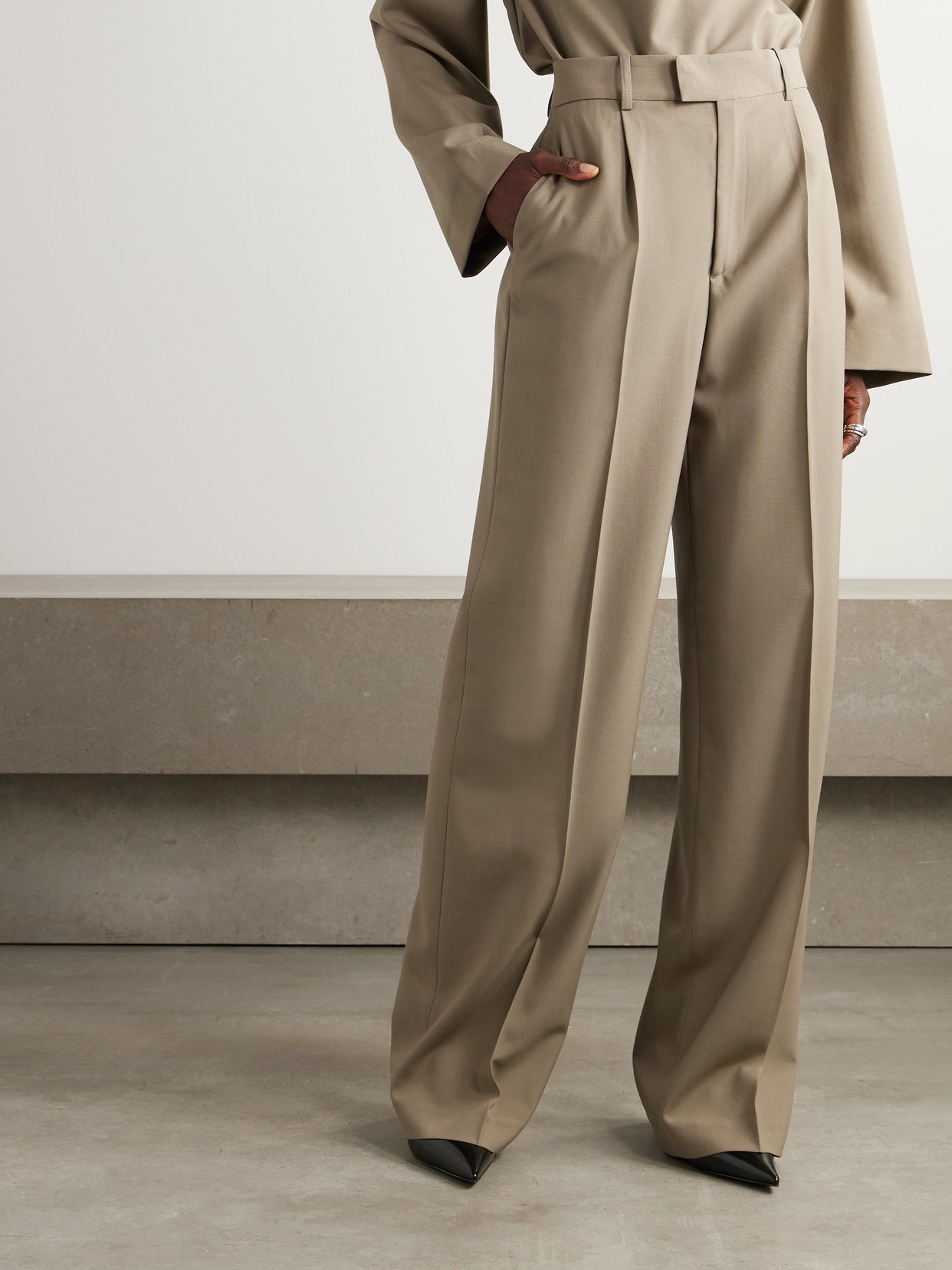 Rohe Pleated Wool Wide-leg Pants In Brown