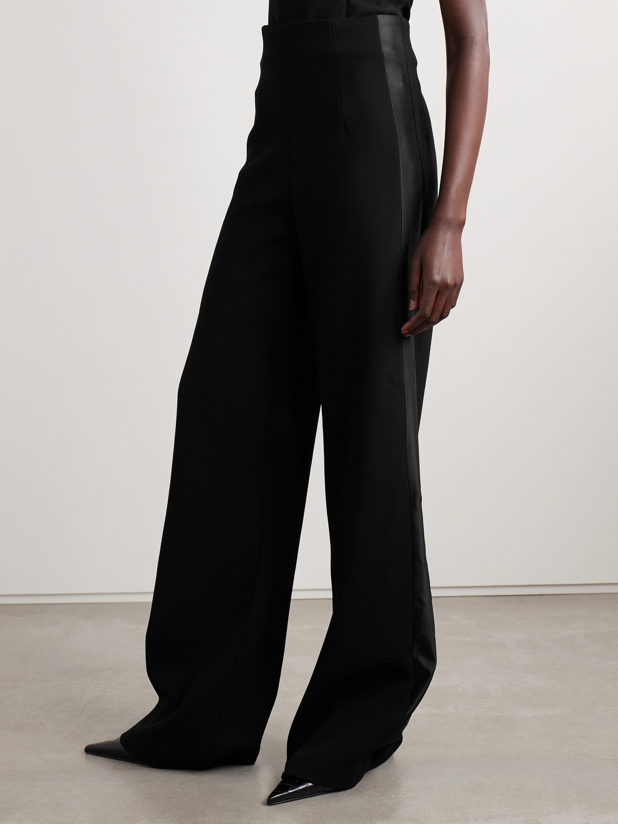 Sergio Hudson Silk Satin-trimmed Wool-blend Crepe Wide-leg Pants In Black