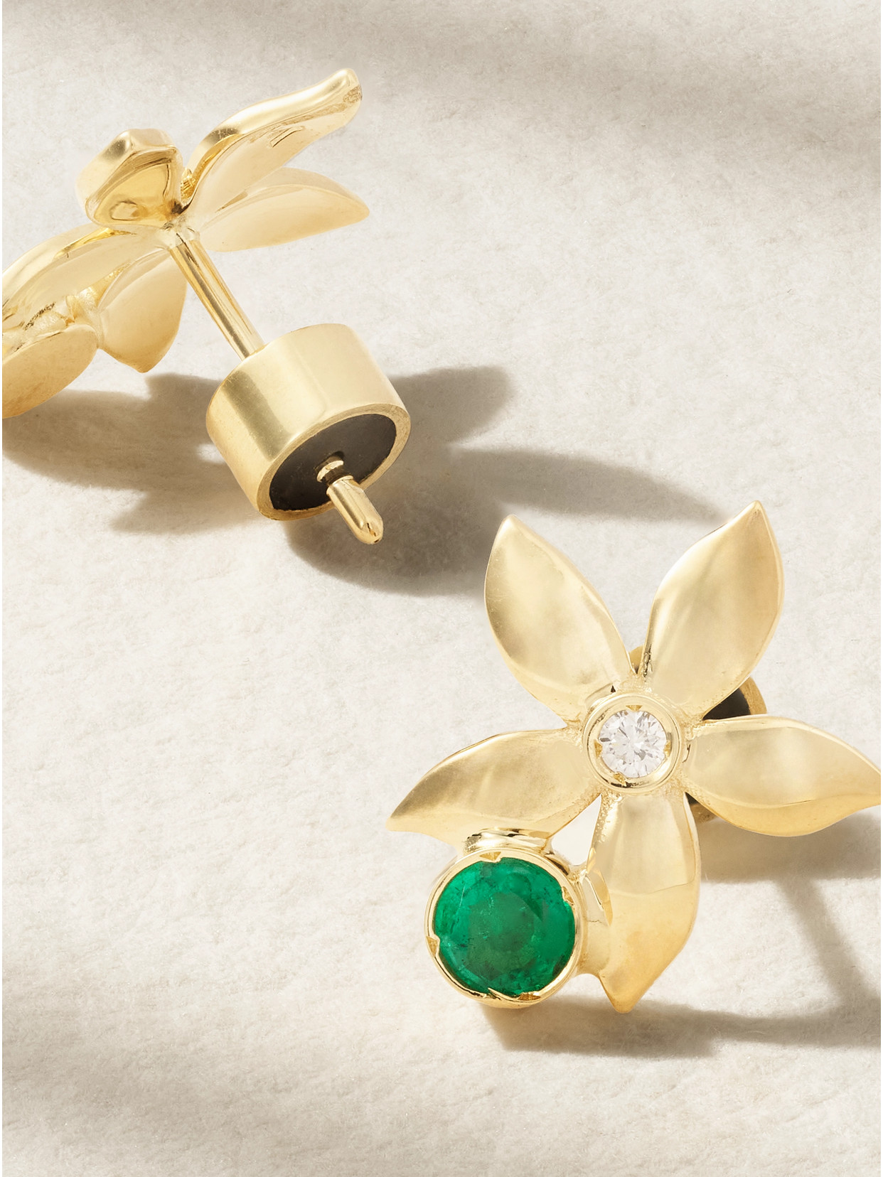 Ileana Makri Mini Bloom 18-karat Gold, Emerald And Diamond Earrings In Gold