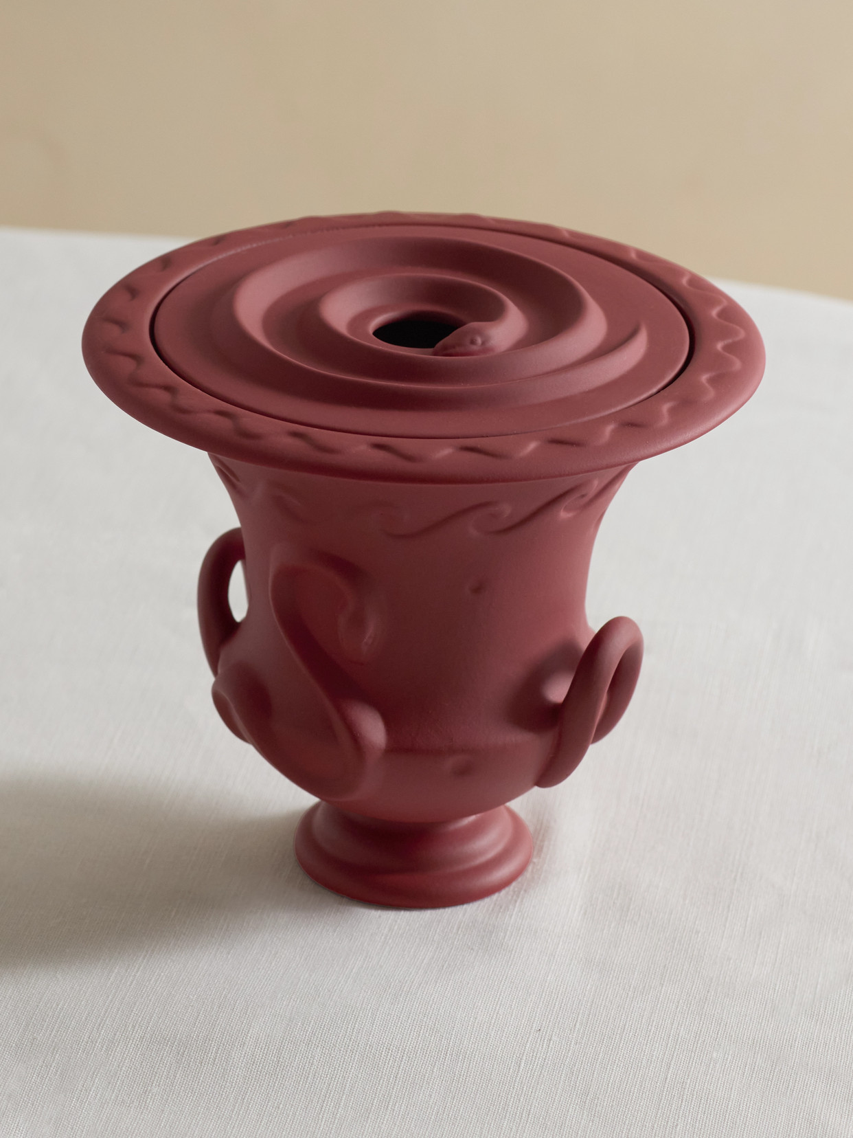 L'Objet - + Klaus Jürgen Schmidt Pantheon Hydra Scented Candle - Red