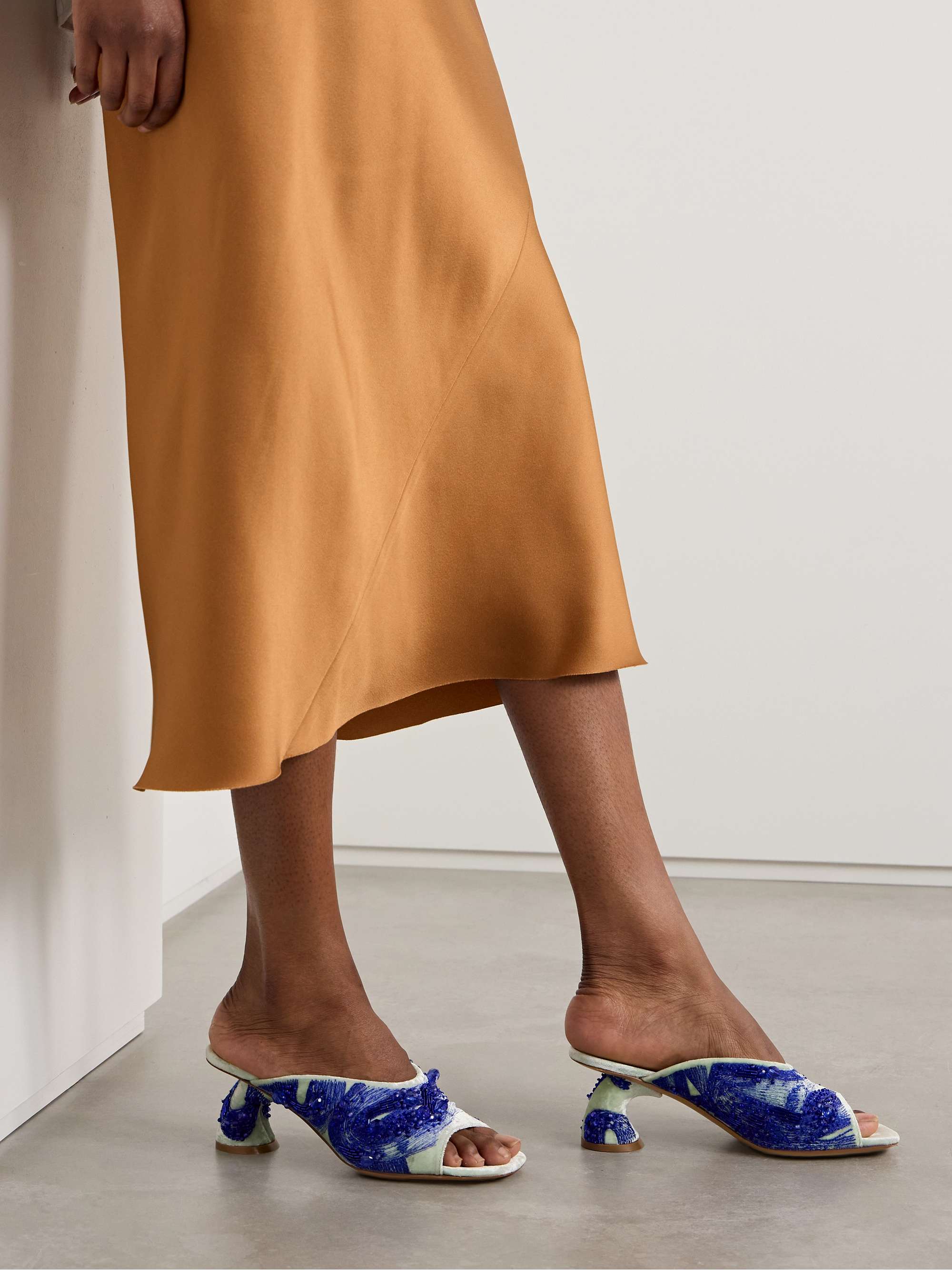 Embroidered embellished velvet mules mint IT37.5