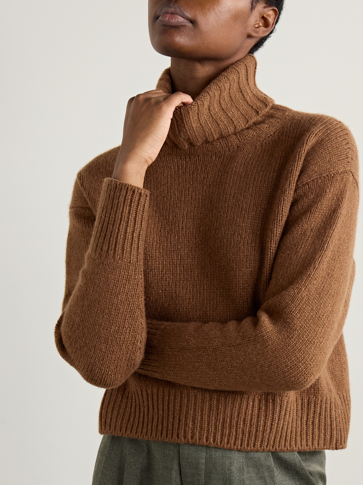 Suzie Kondi Tirana Cashmere Turtleneck Sweater In Brown