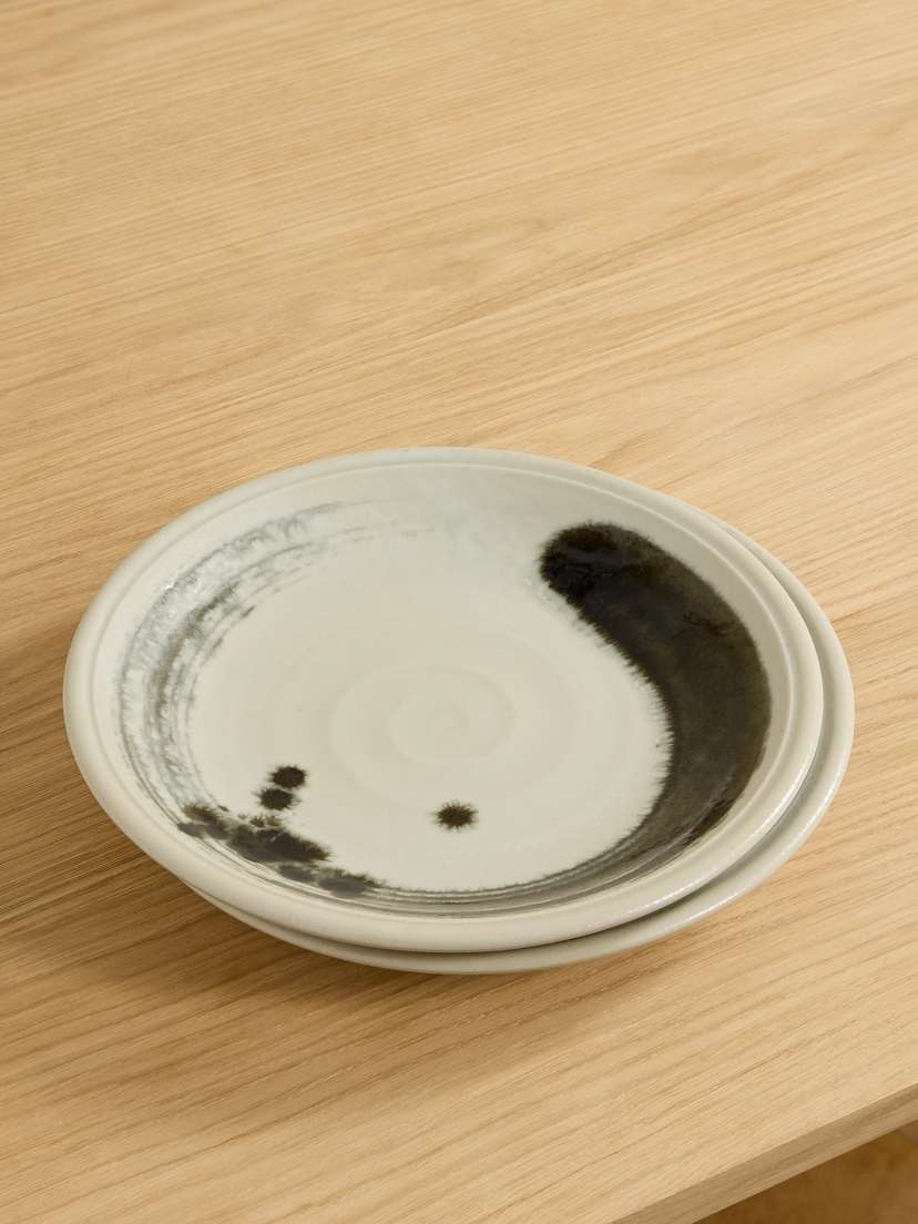 L'Objet Sumi Set Of Two Porcelain Dinner Plates