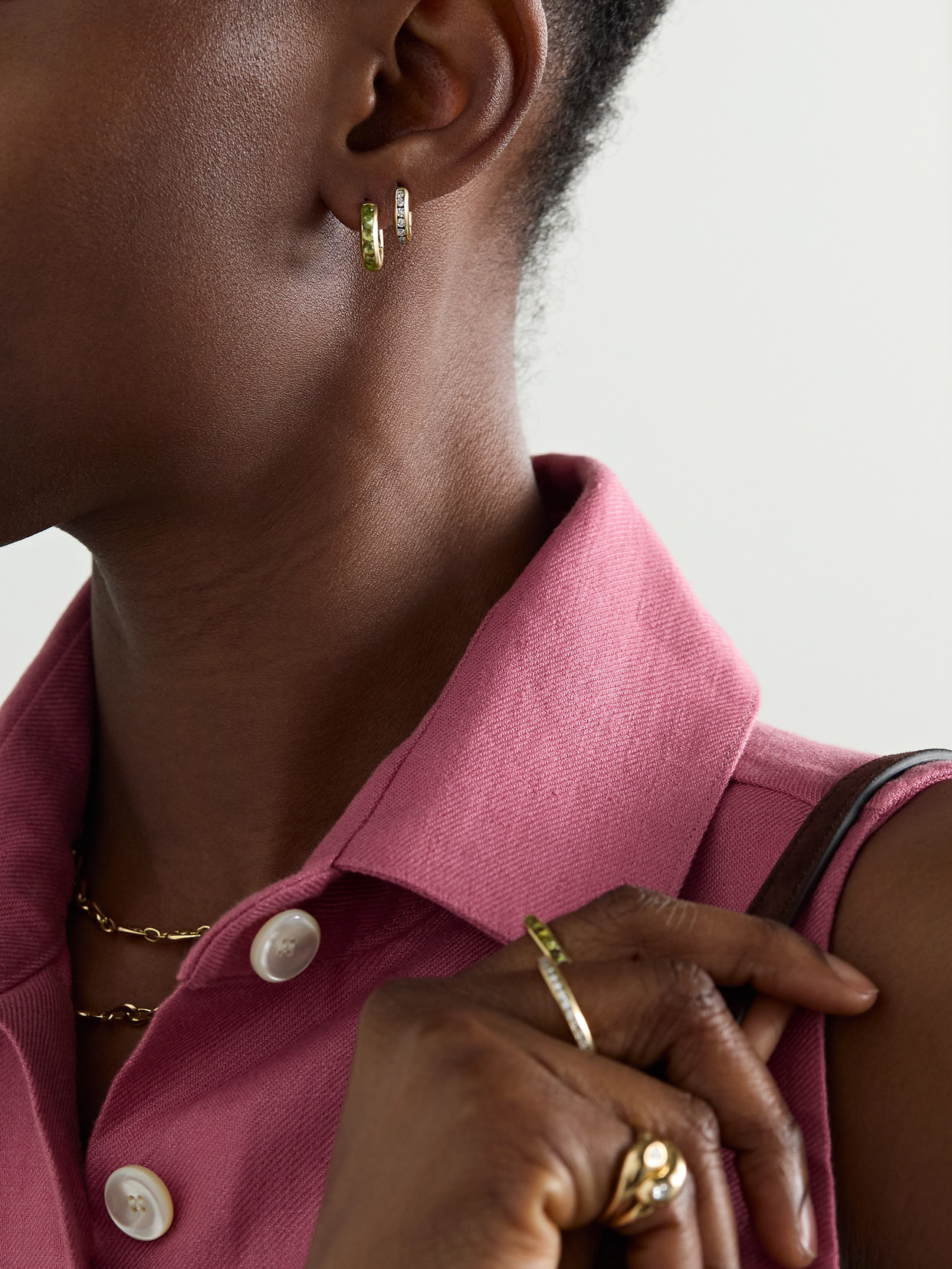 Brent Neale Huggies 18-karat Gold Tourmaline Hoop Earrings In Gold