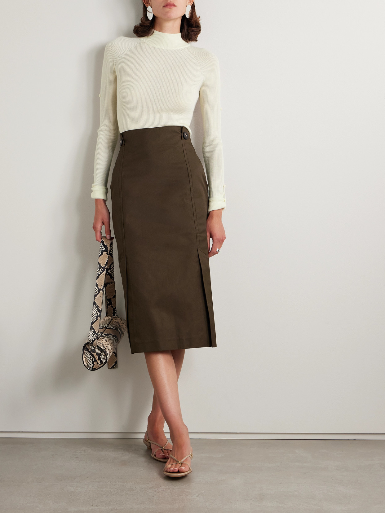 Sasuphi Lupetto Ribbed Cashmere And Silk-blend Sweater In Ivory