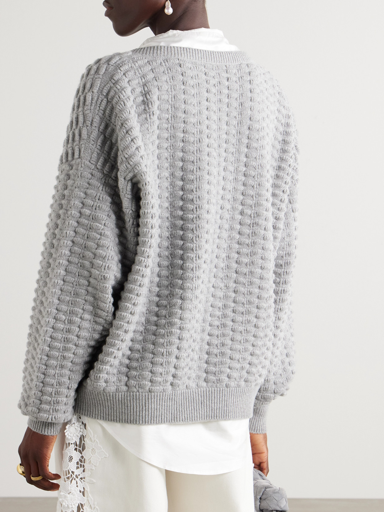 Sasuphi Textured Wool And Cashmere-blend Sweater In Gray