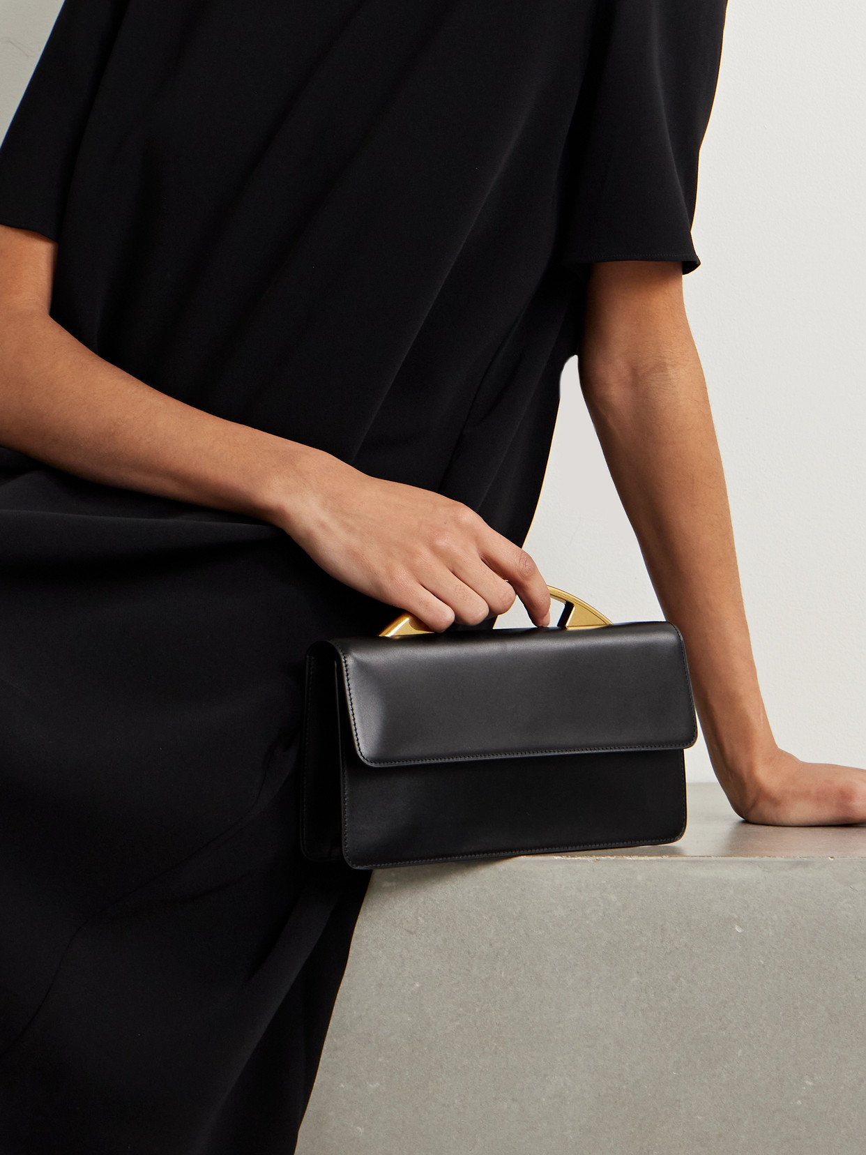 The Row Nia Leather Tote In Black