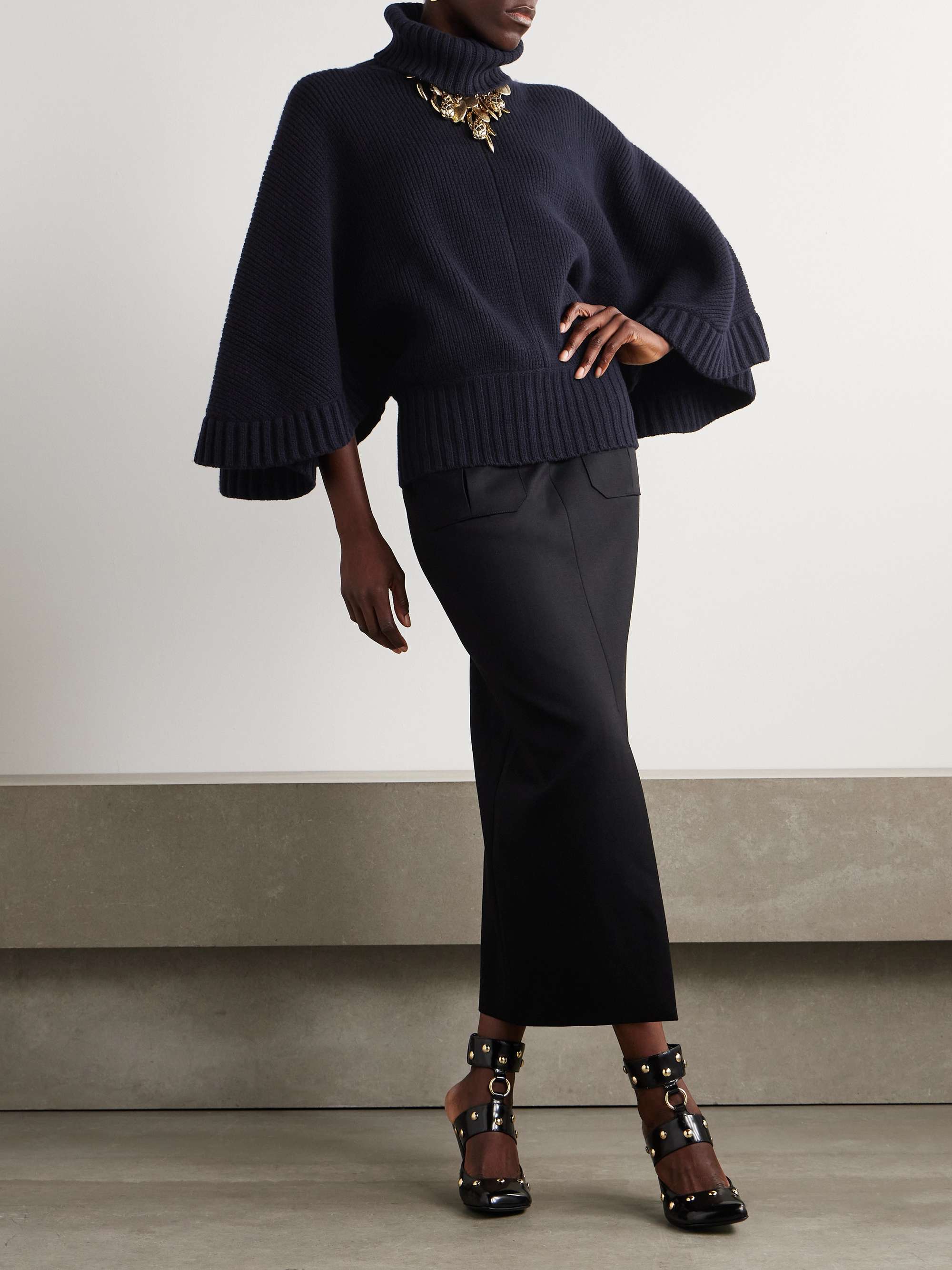 CHLOÉ Ribbed wool and cashmere-blend turtleneck sweater