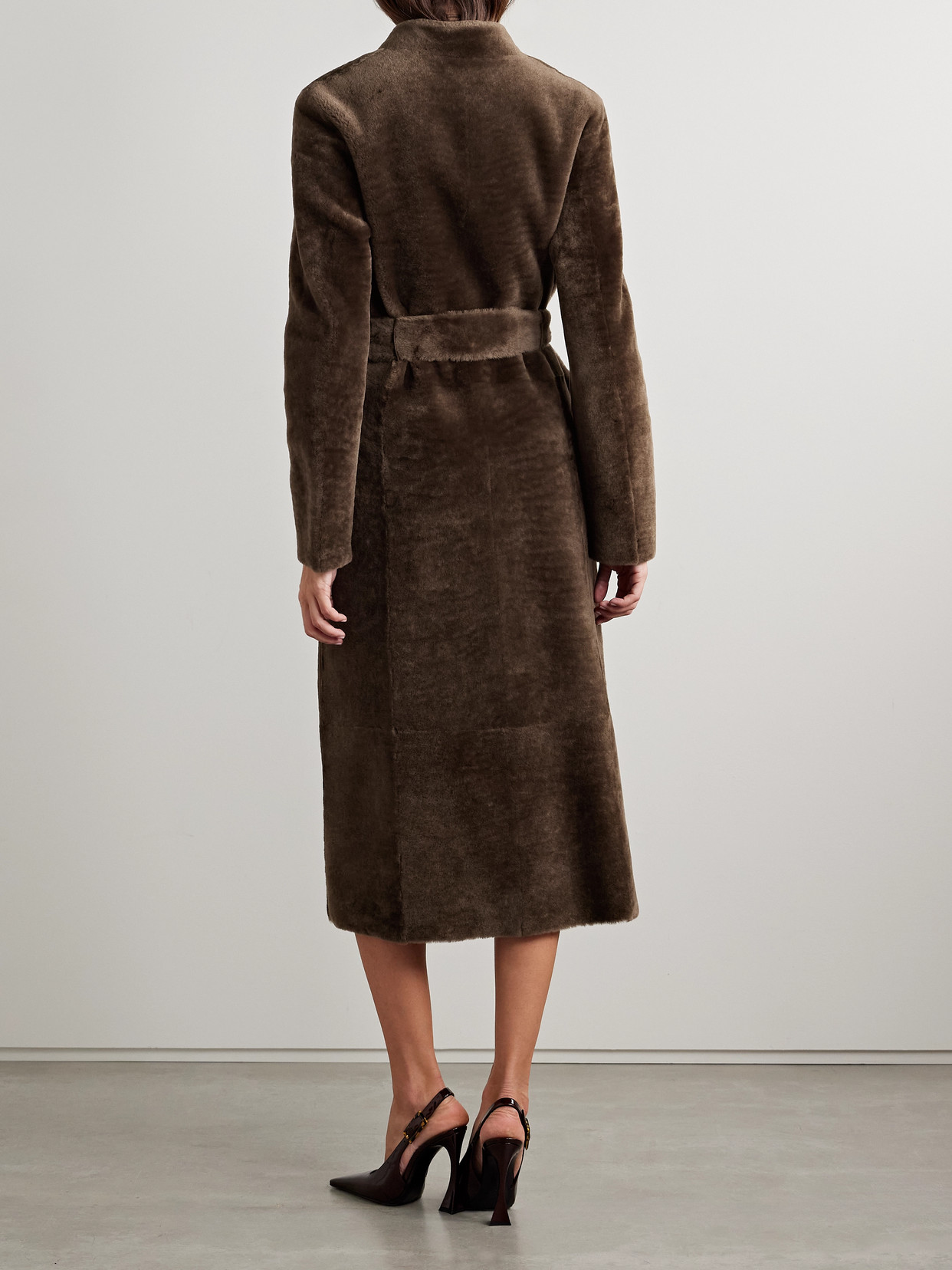 Salon 1884 Henning Belted Shearling Coat In Brown