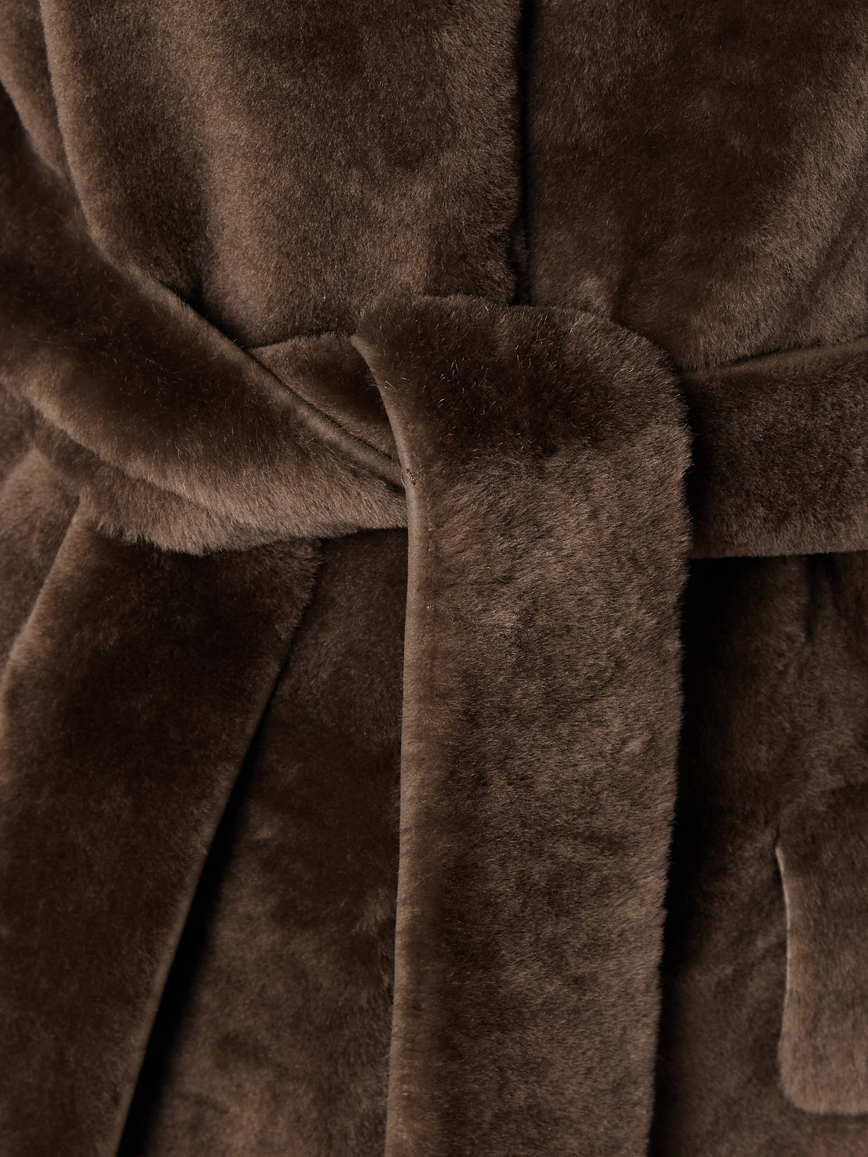 Salon 1884 Henning Belted Shearling Coat In Brown