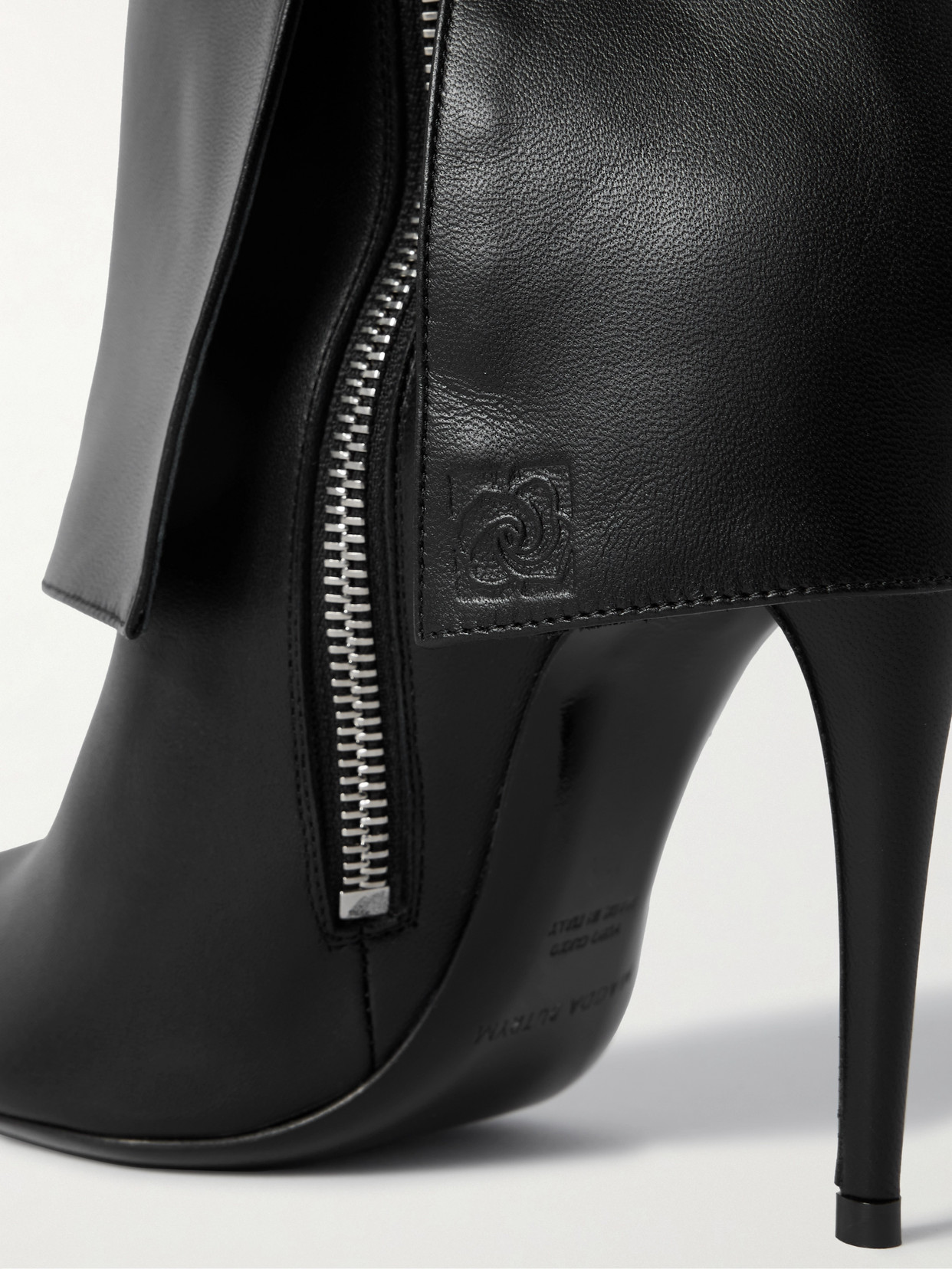 Pointed-Toe Knee Boots