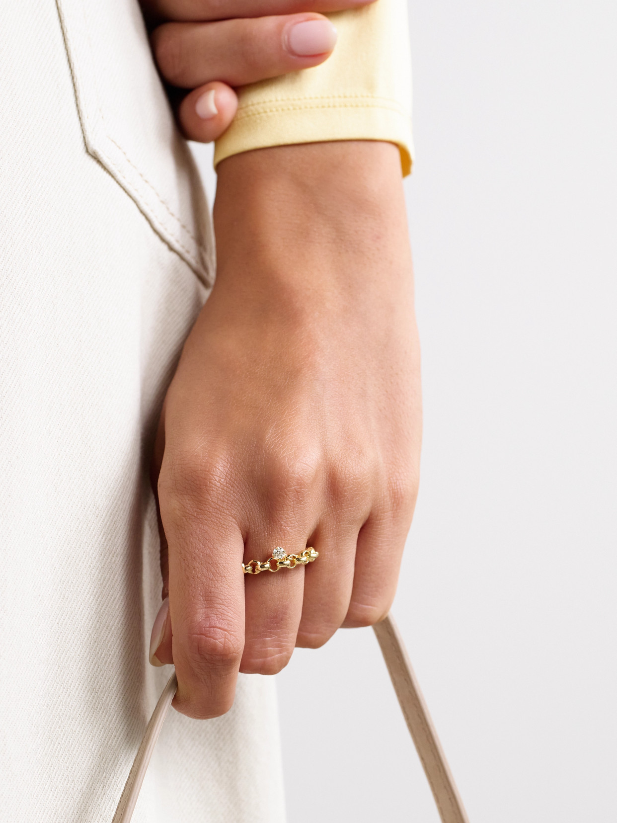Yvonne Léon Jaseron Flottant 18-karat Gold Diamond Ring In Gold