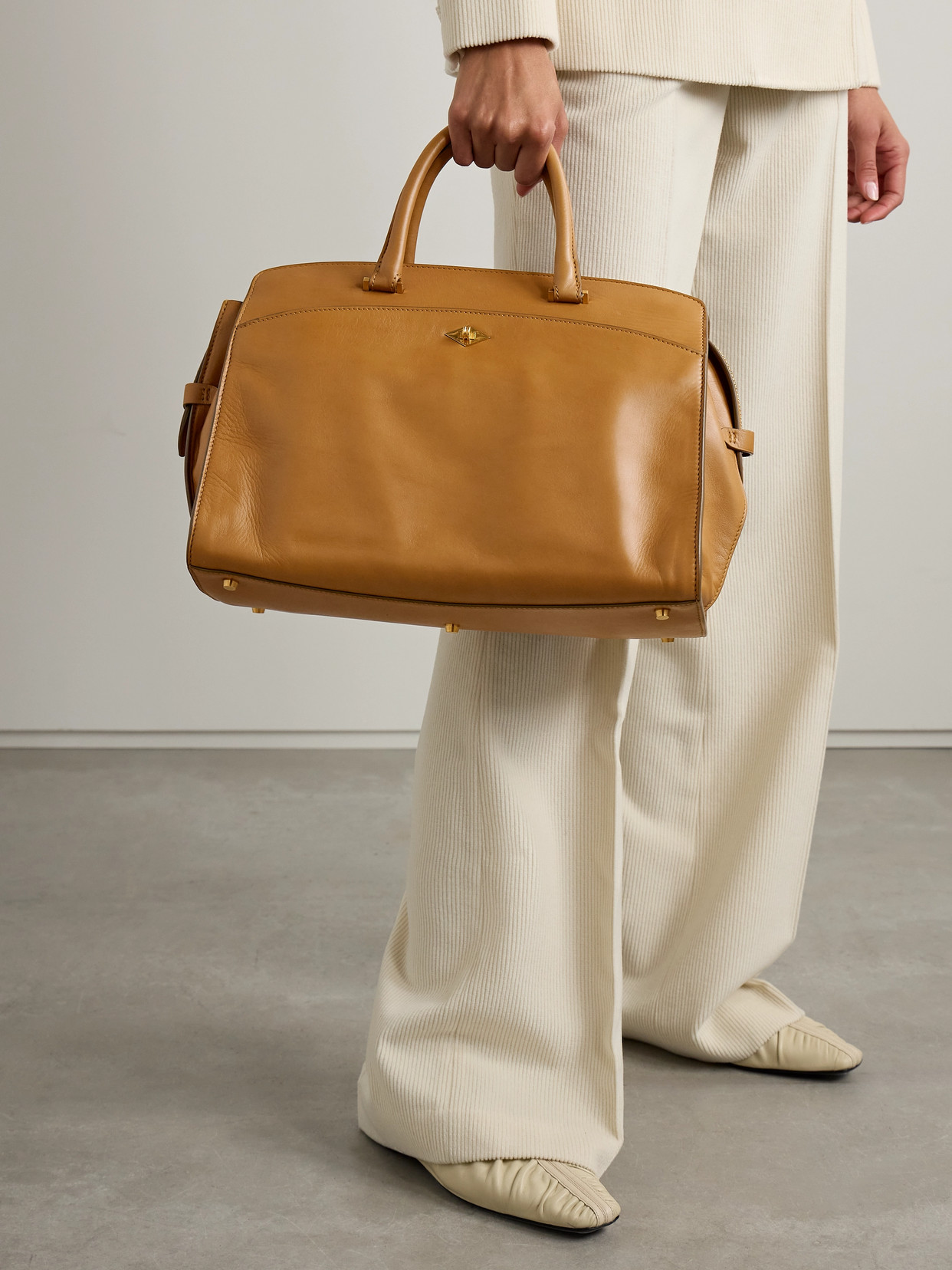 Metier Private Eye Leather Tote In Brown