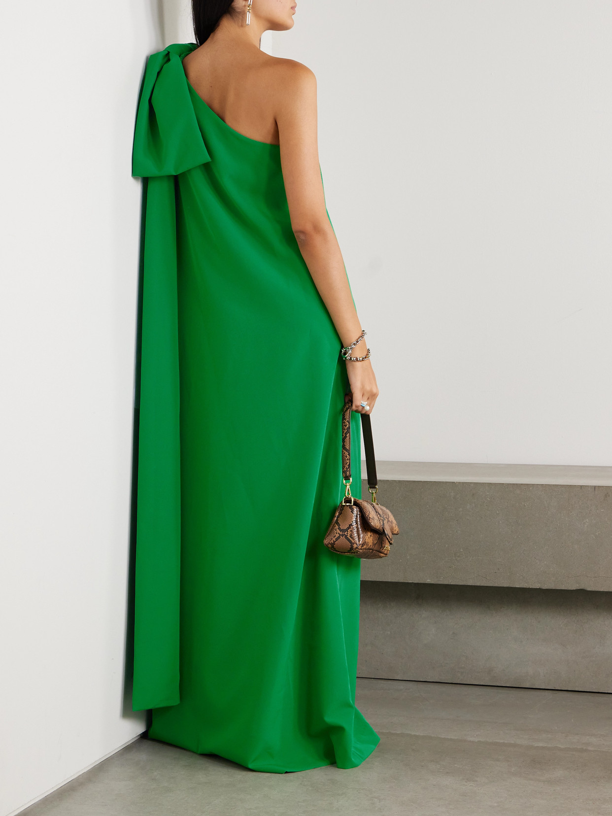 Bernadette Samuel One-shoulder Bow-embellished Crepe Gown In Green