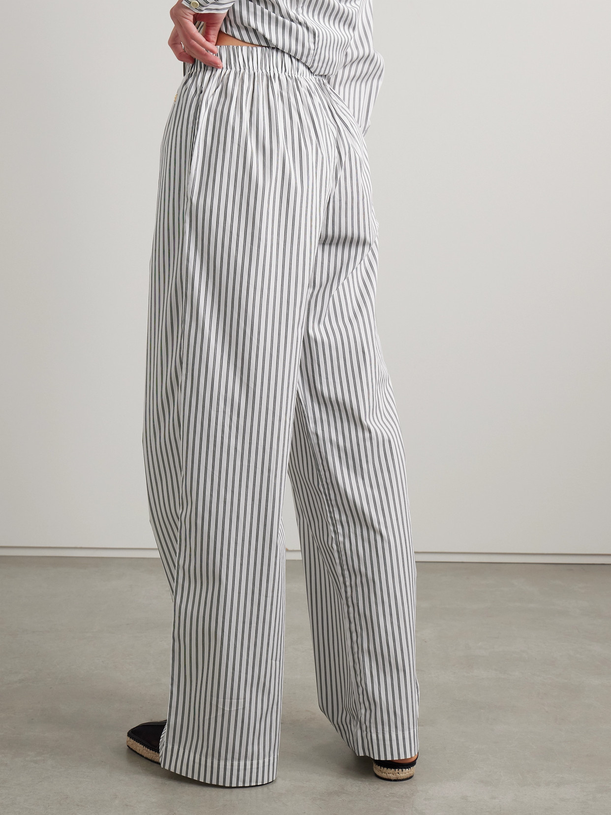 Éterne Lounge Pant In Blue