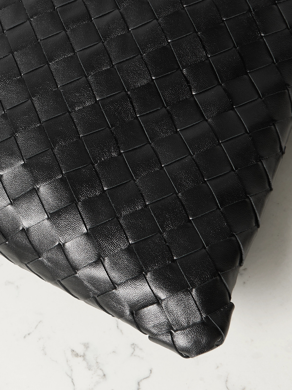 Hop Small Intrecciato Leather Tote