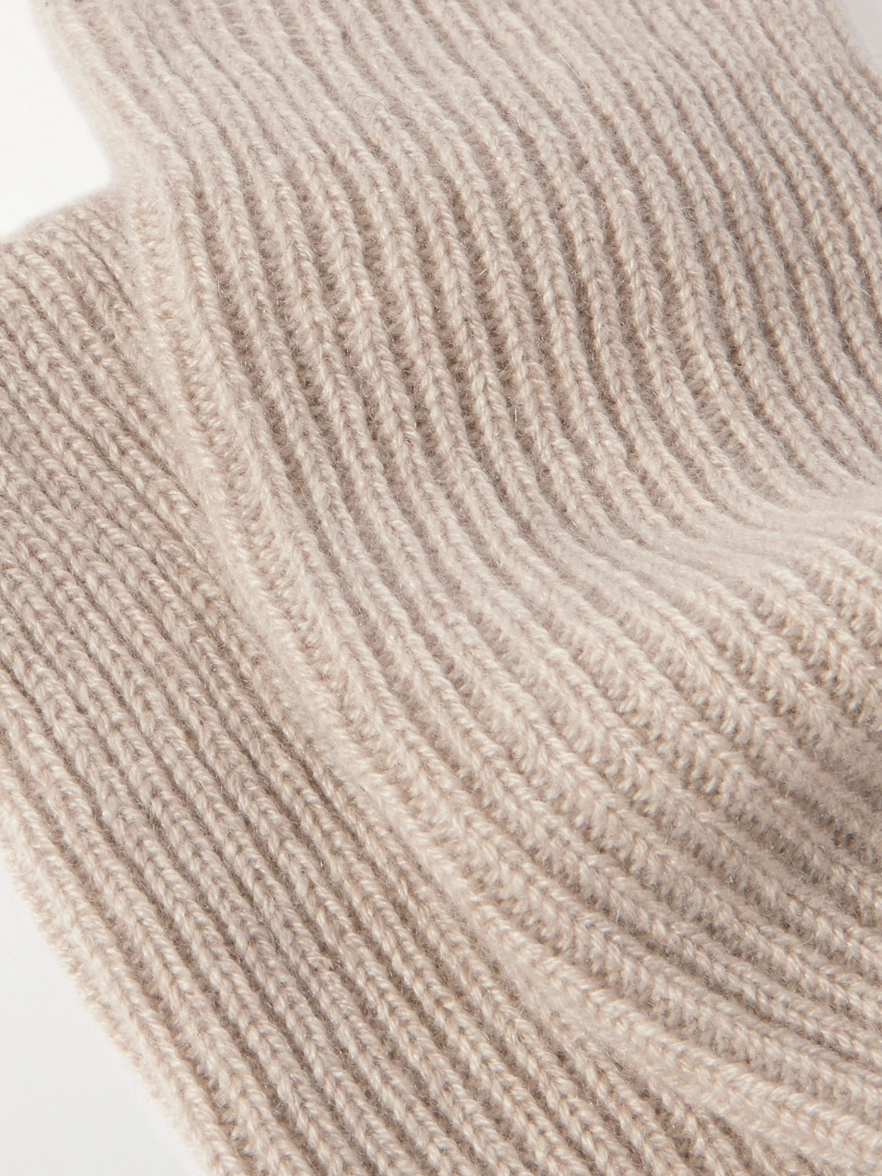 Lisa Yang Zera Ribbed Cashmere Socks In Neutrals