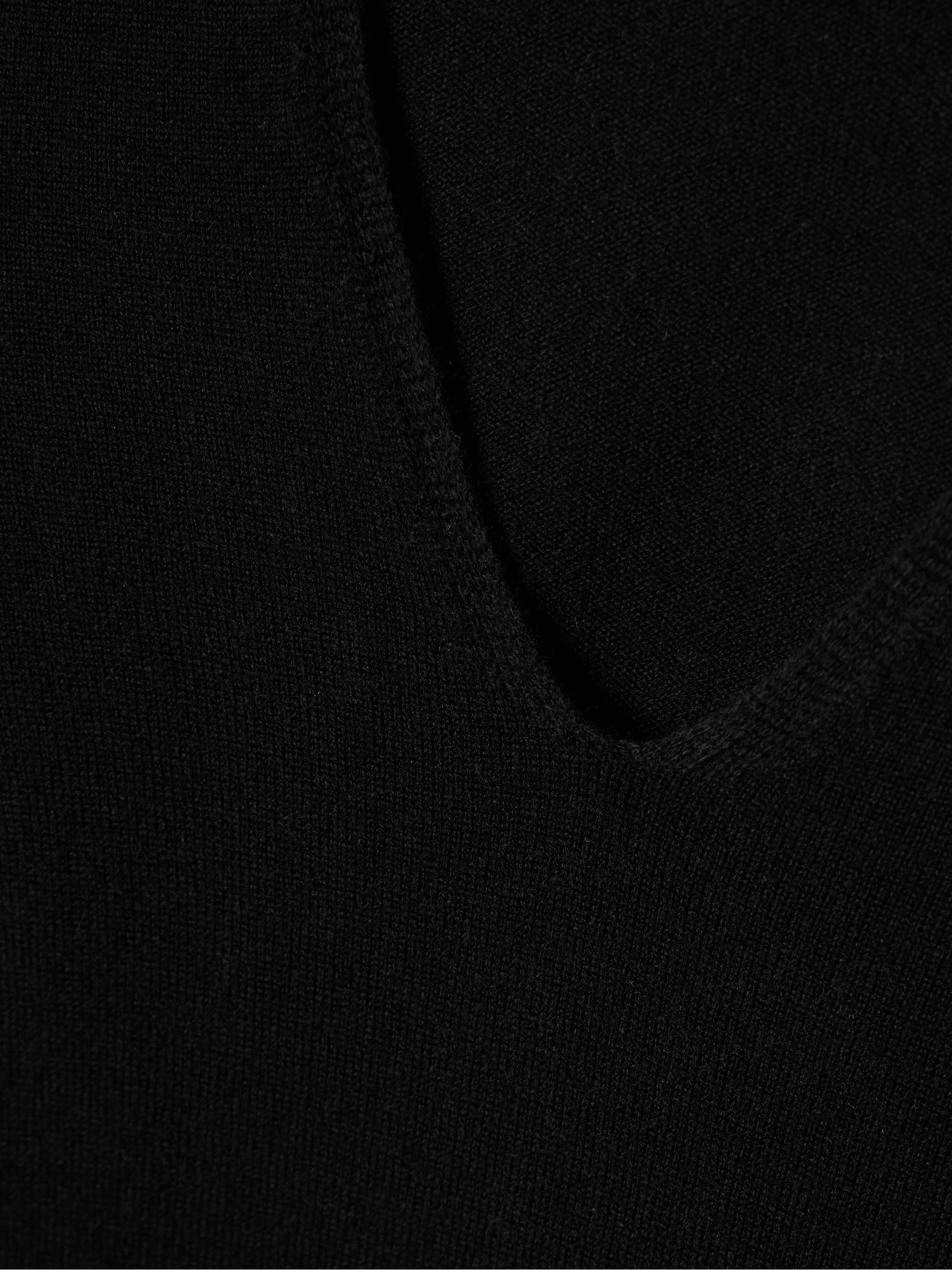 THE ROW 