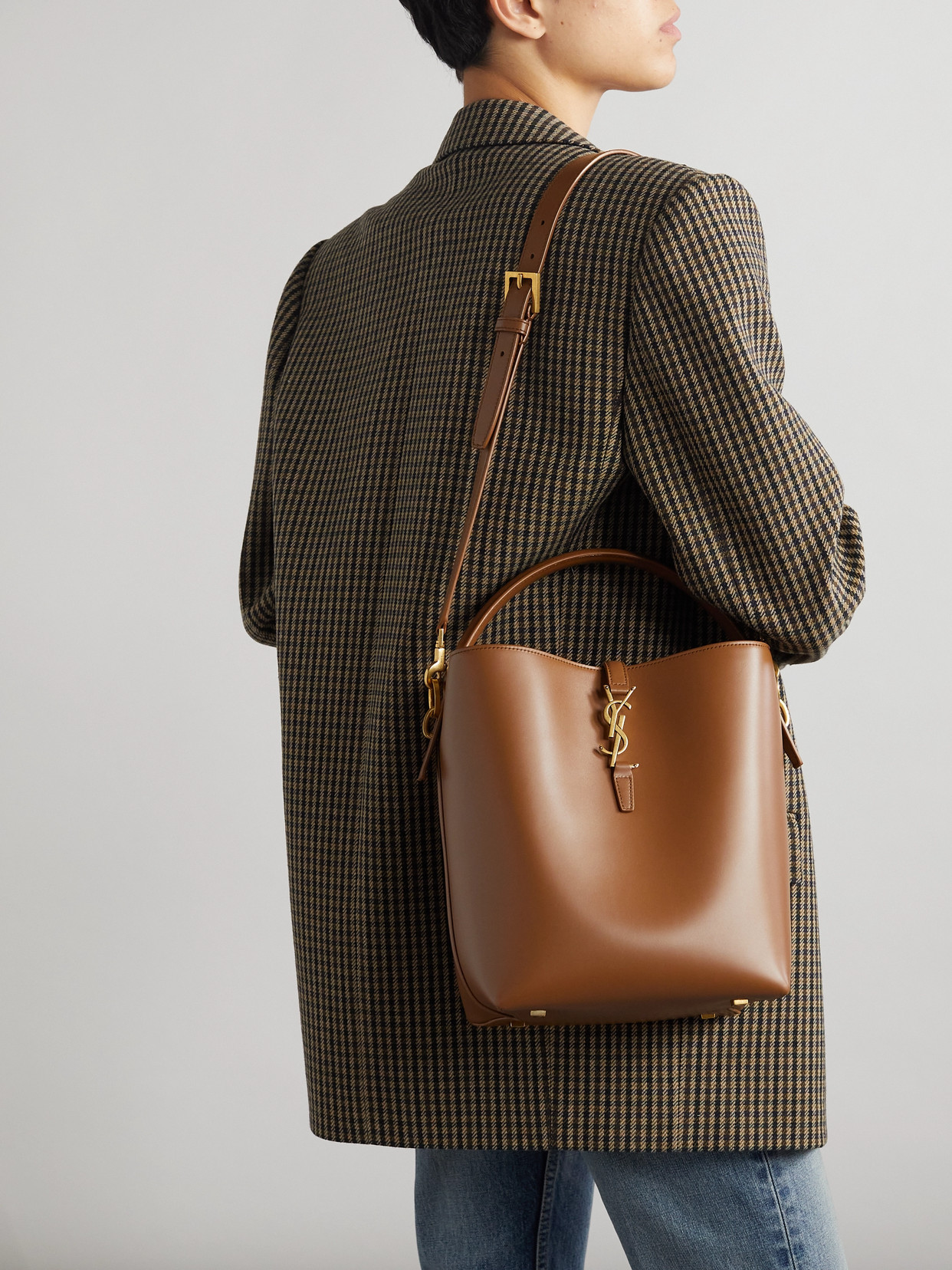 Saint Laurent Le 37 Leather Bucket Bag In Brown