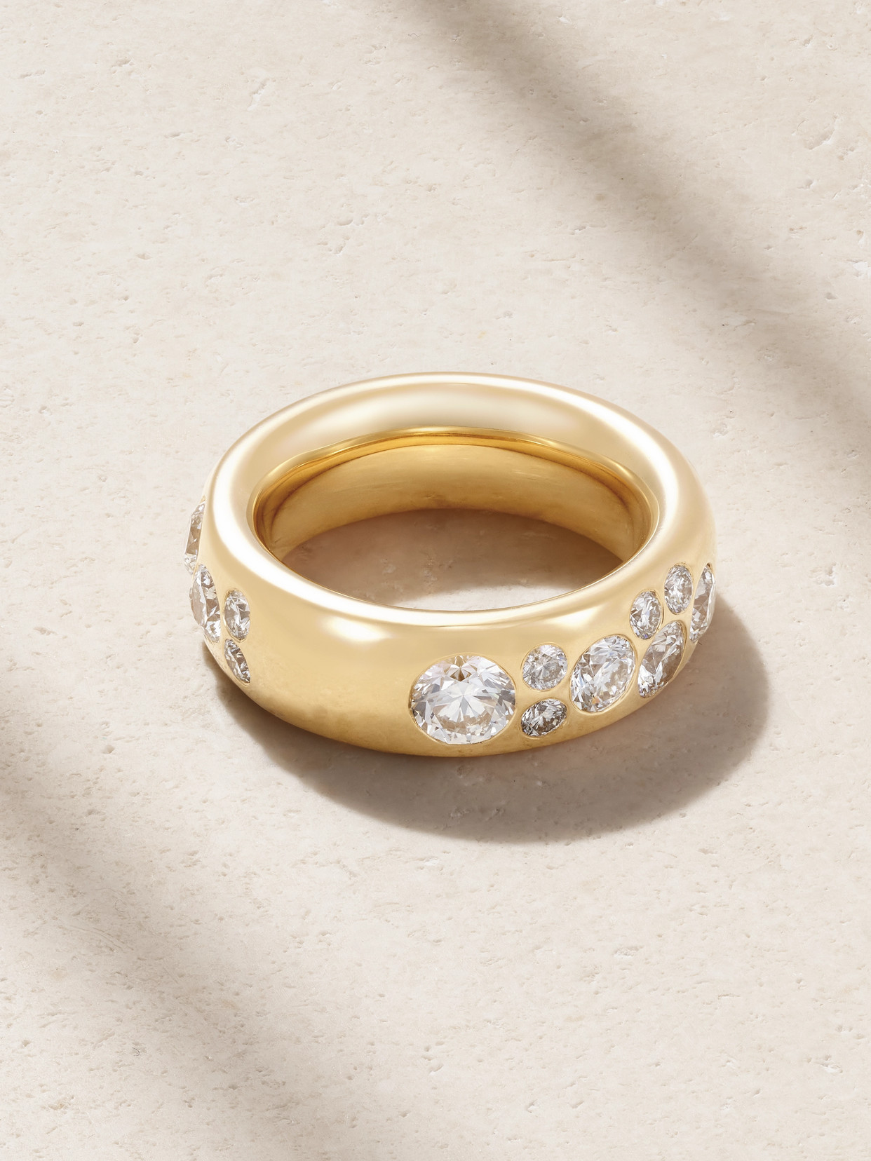 Uniform Object Gauge 18-karat Gold Diamond Ring