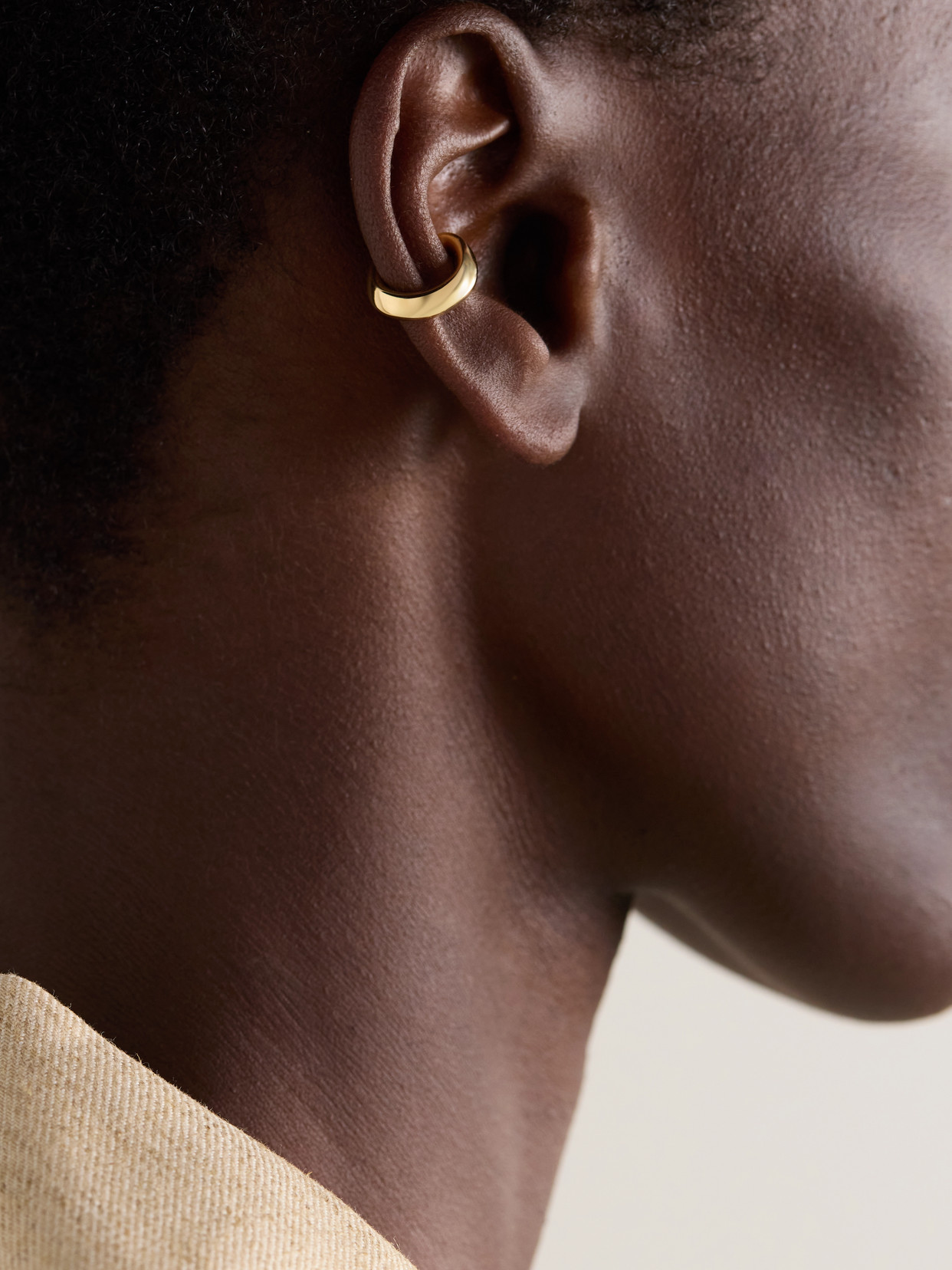 Uniform Object Shard 18-karat Gold Ear Cuff In Gold