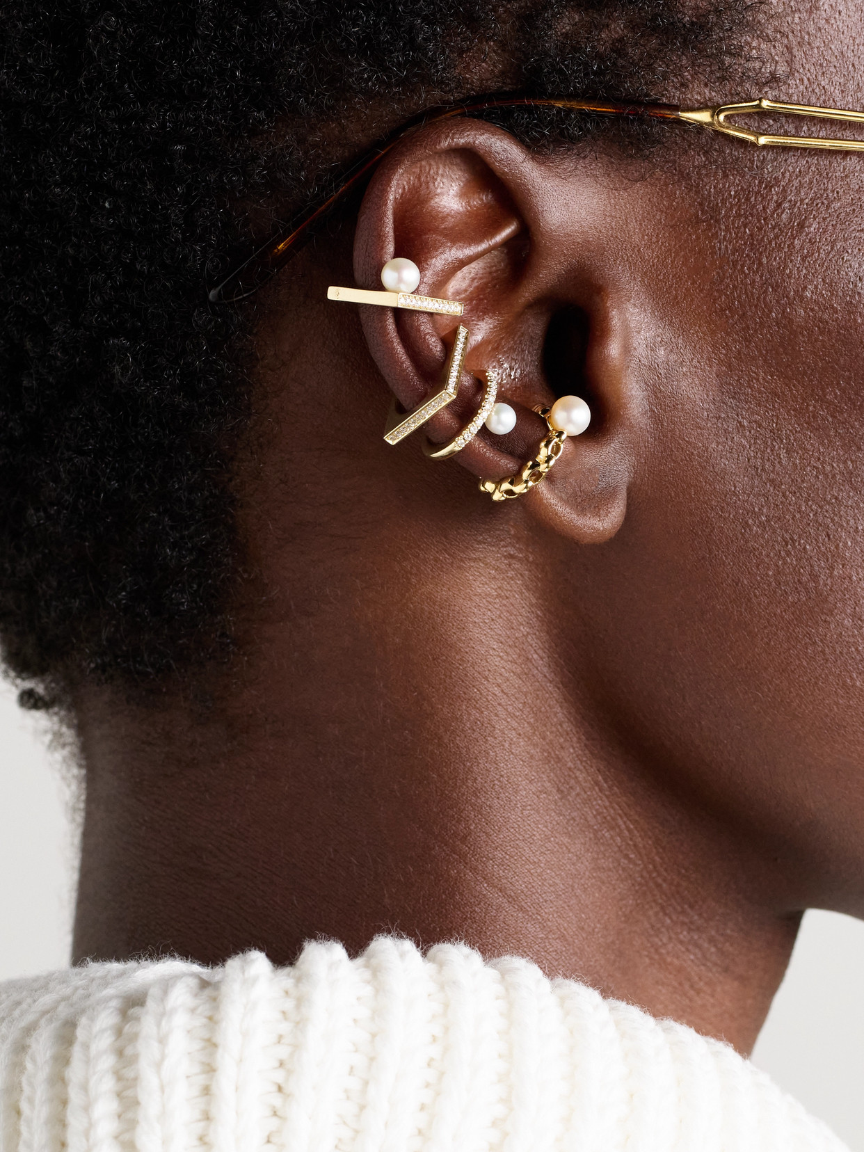 Mizuki Sea Of Beauty 14-karat Gold Pearl Ear Cuff In Gold